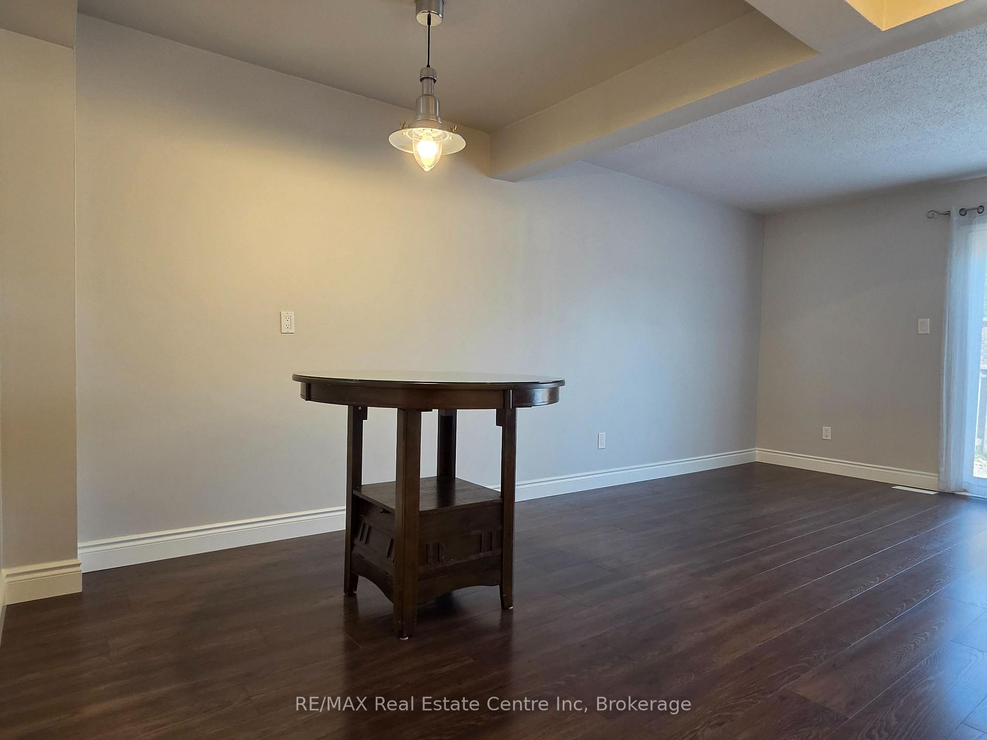 Photo 7 of Unit 101, 31 Greengate Rd, Guelph, Junction/Onward Willow — HOMEH