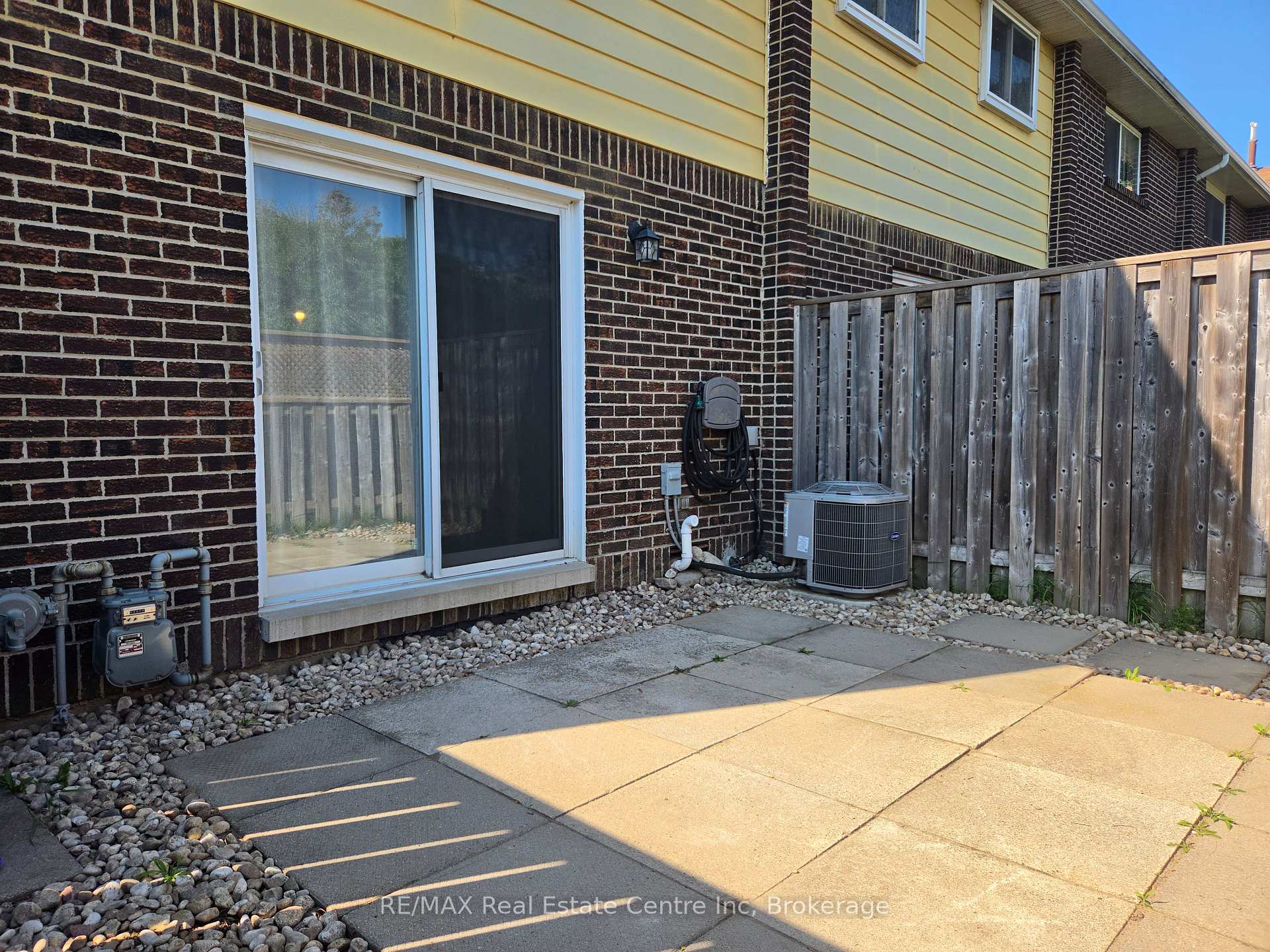 Photo 9 of Unit 101, 31 Greengate Rd, Guelph, Junction/Onward Willow — HOMEH