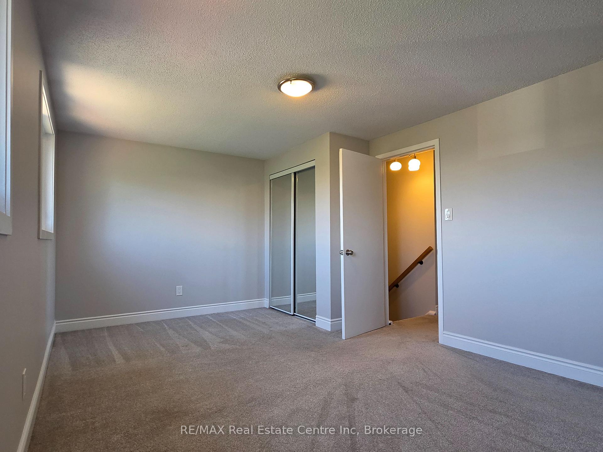 Photo 13 of Unit 101, 31 Greengate Rd, Guelph, Junction/Onward Willow — HOMEH