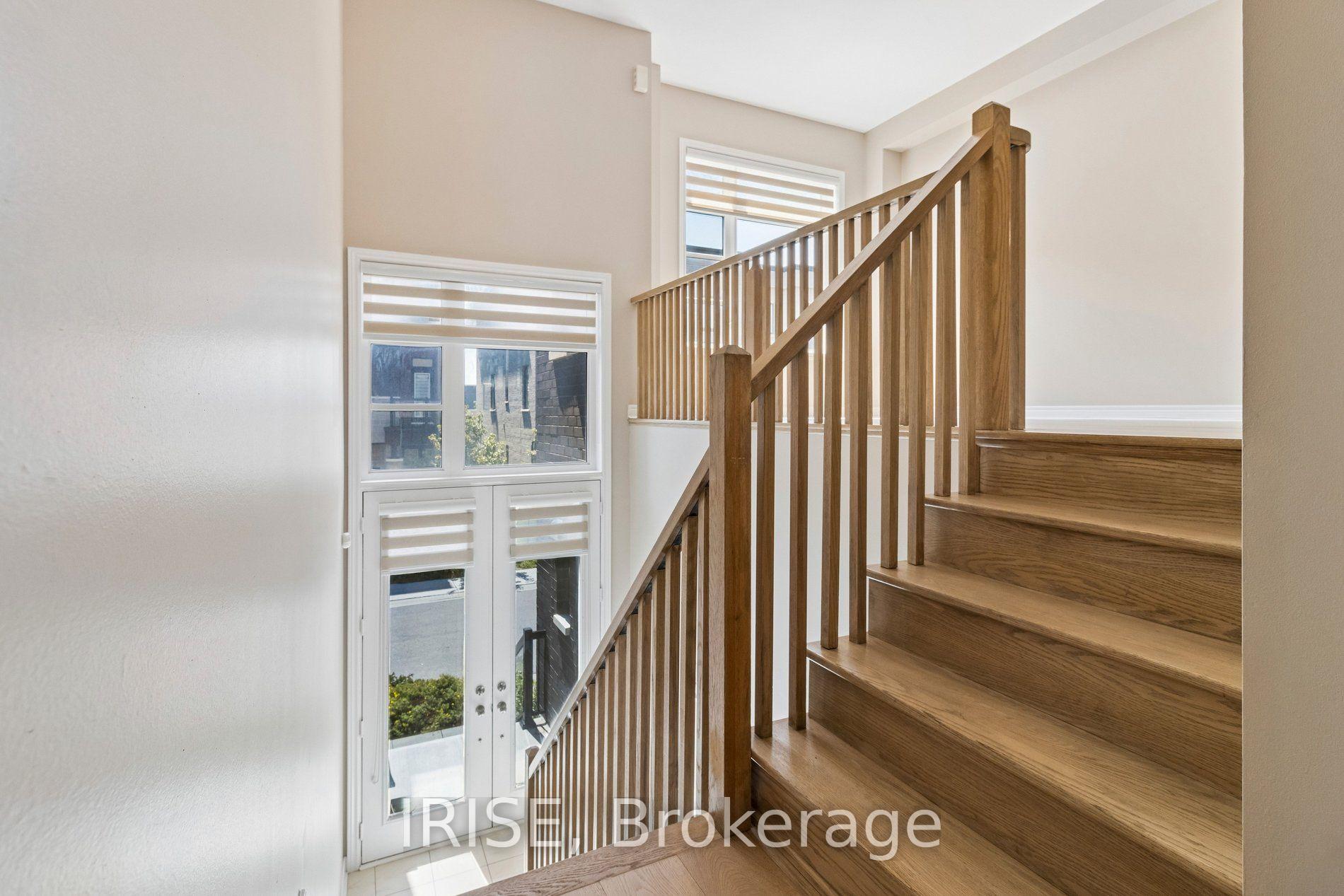 Photo 2 of 62 Laskin Drive, Vaughan, Patterson — HOMEH