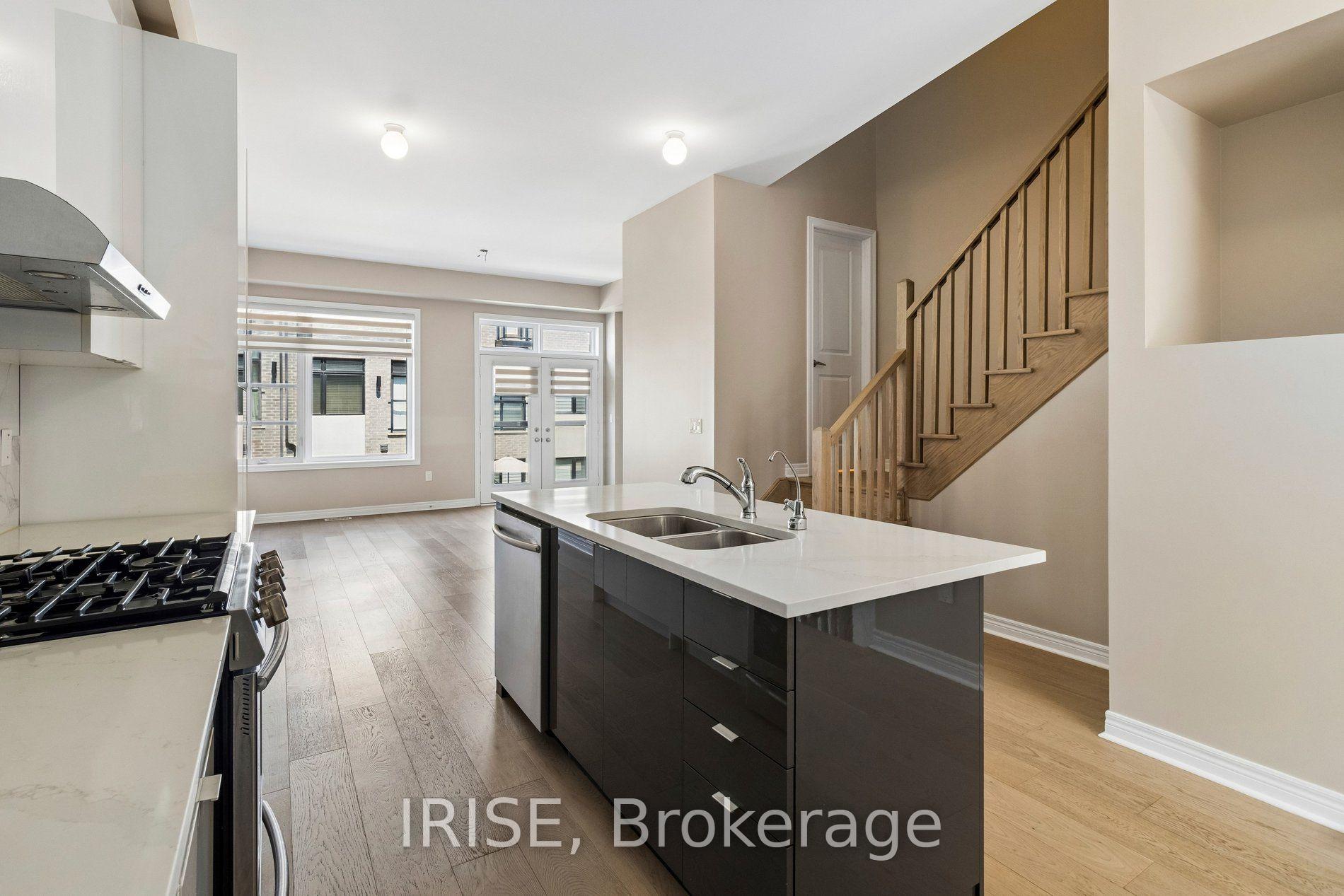 Photo 15 of 62 Laskin Drive, Vaughan, Patterson — HOMEH