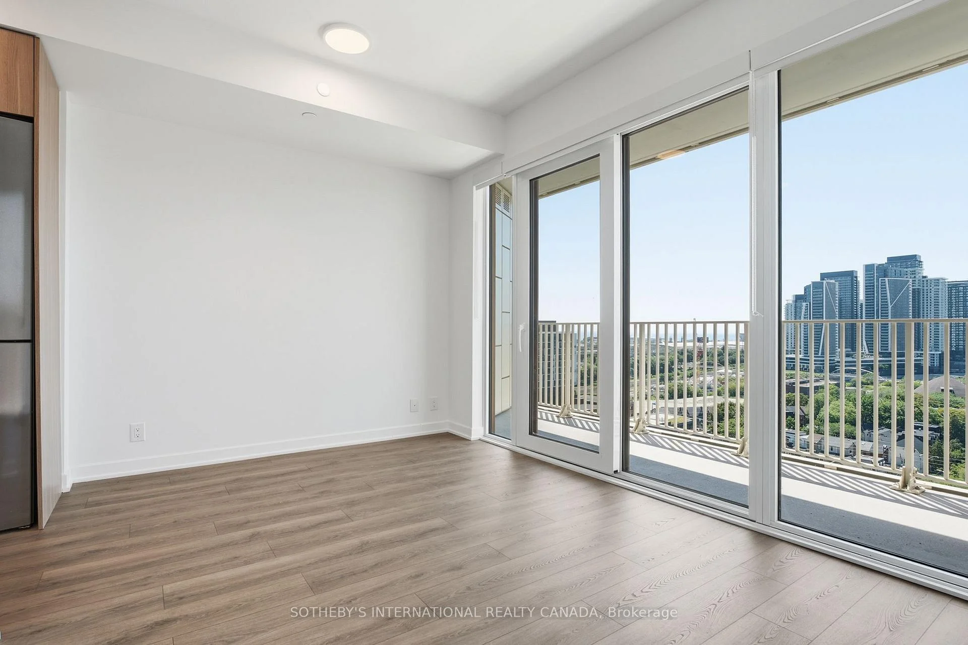 Photo 27 of Unit 1420, 88 Bathurst Street, Toronto, Niagara — HOMEH