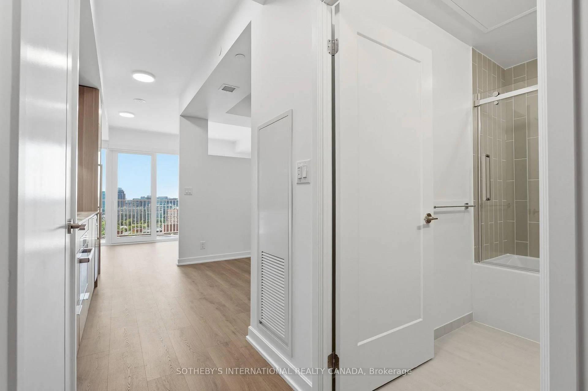 Photo 68 of Unit 1420, 88 Bathurst Street, Toronto, Niagara — HOMEH