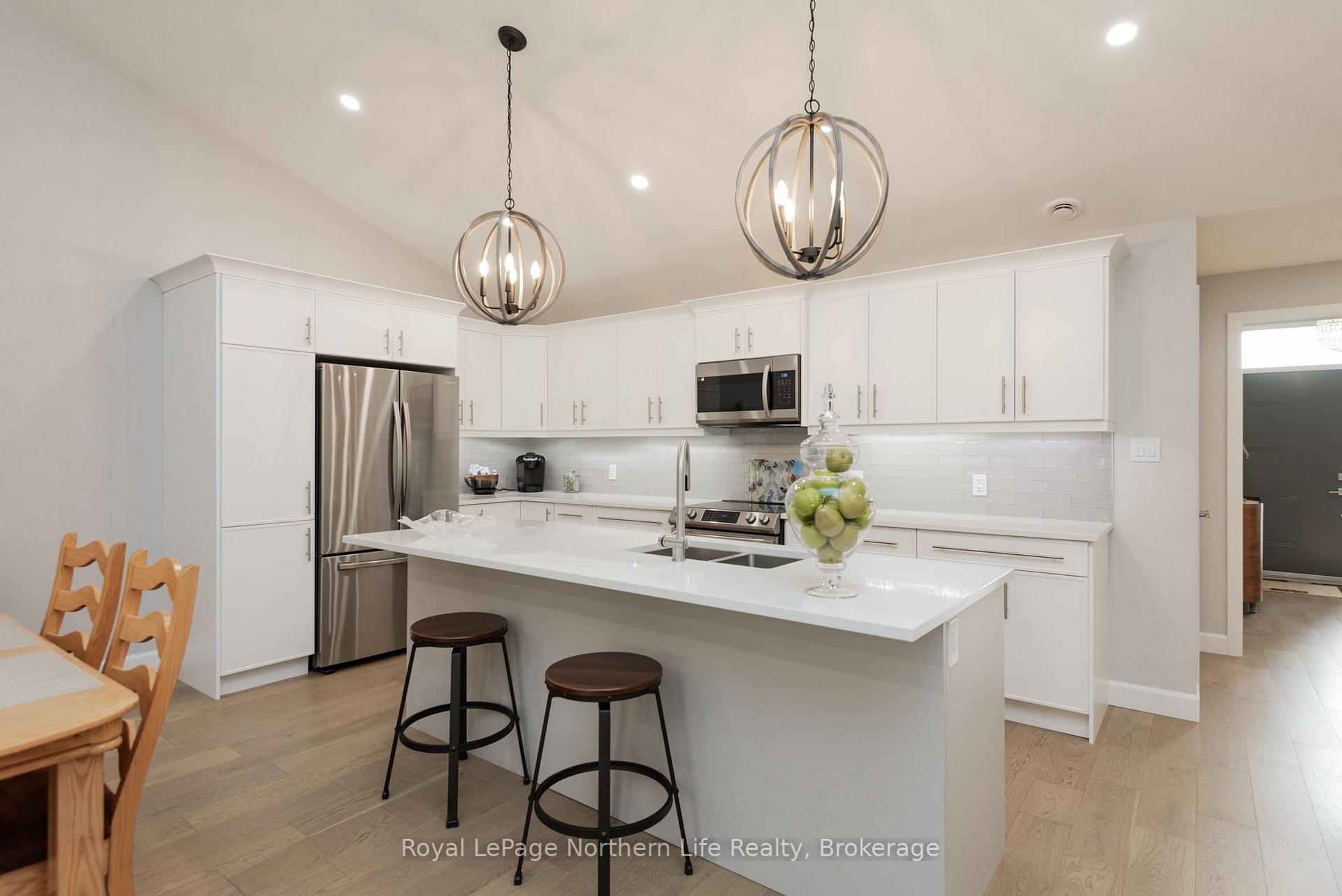 Photo 16 of 16 Silver Maple Lane, North Bay, Airport — HOMEH