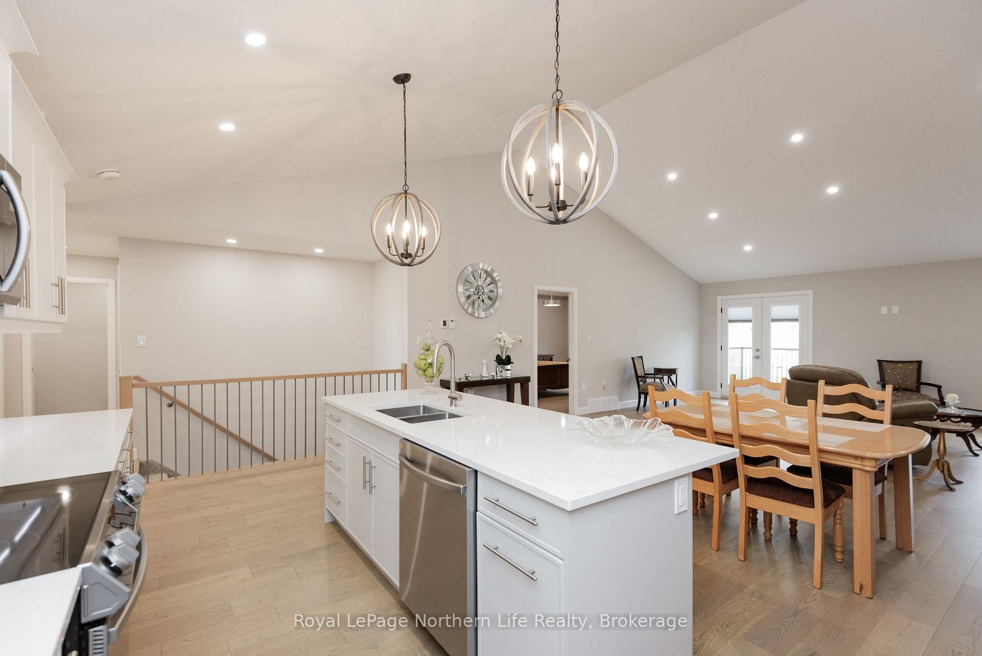 Photo 19 of 16 Silver Maple Lane, North Bay, Airport — HOMEH