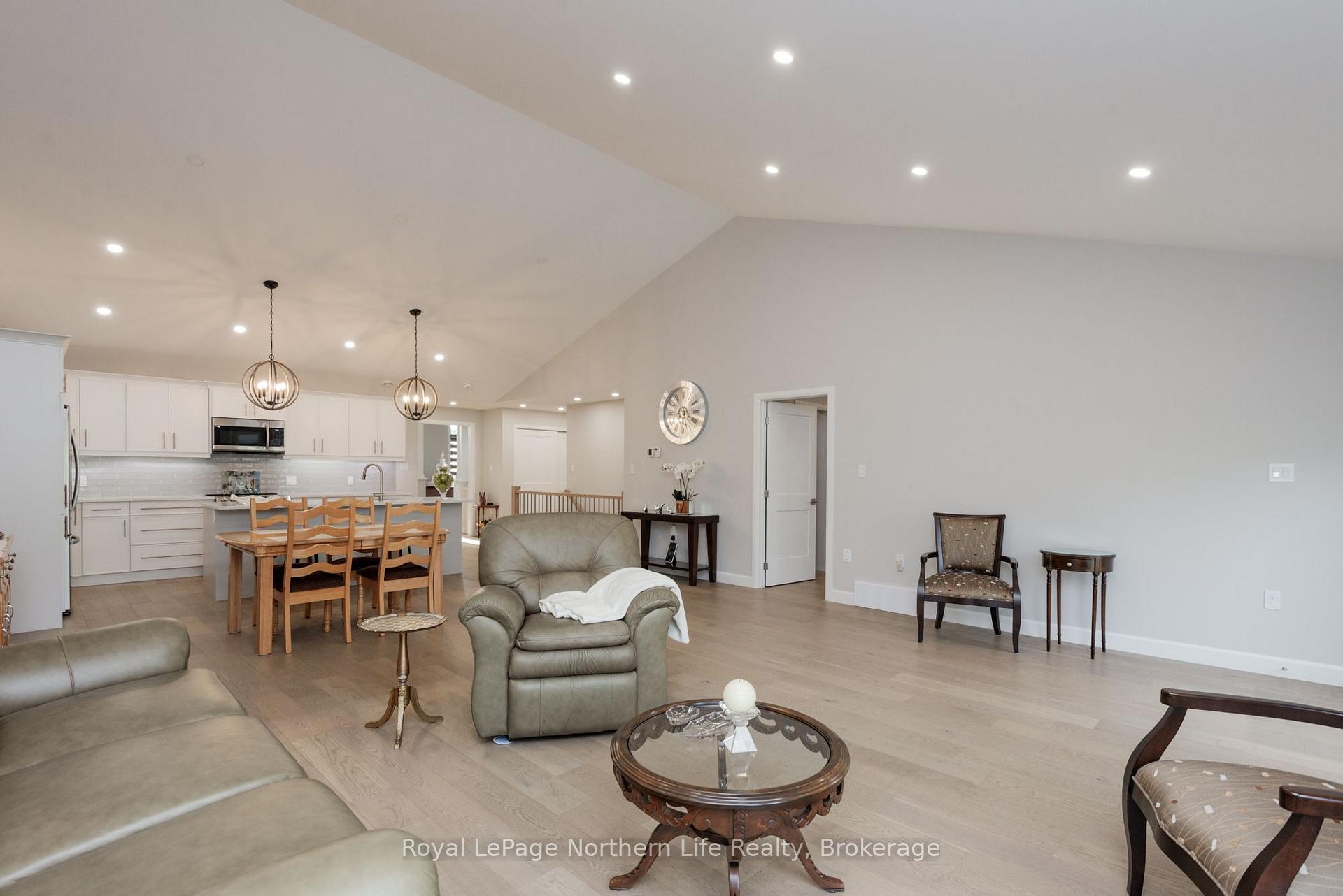 Photo 21 of 16 Silver Maple Lane, North Bay, Airport — HOMEH