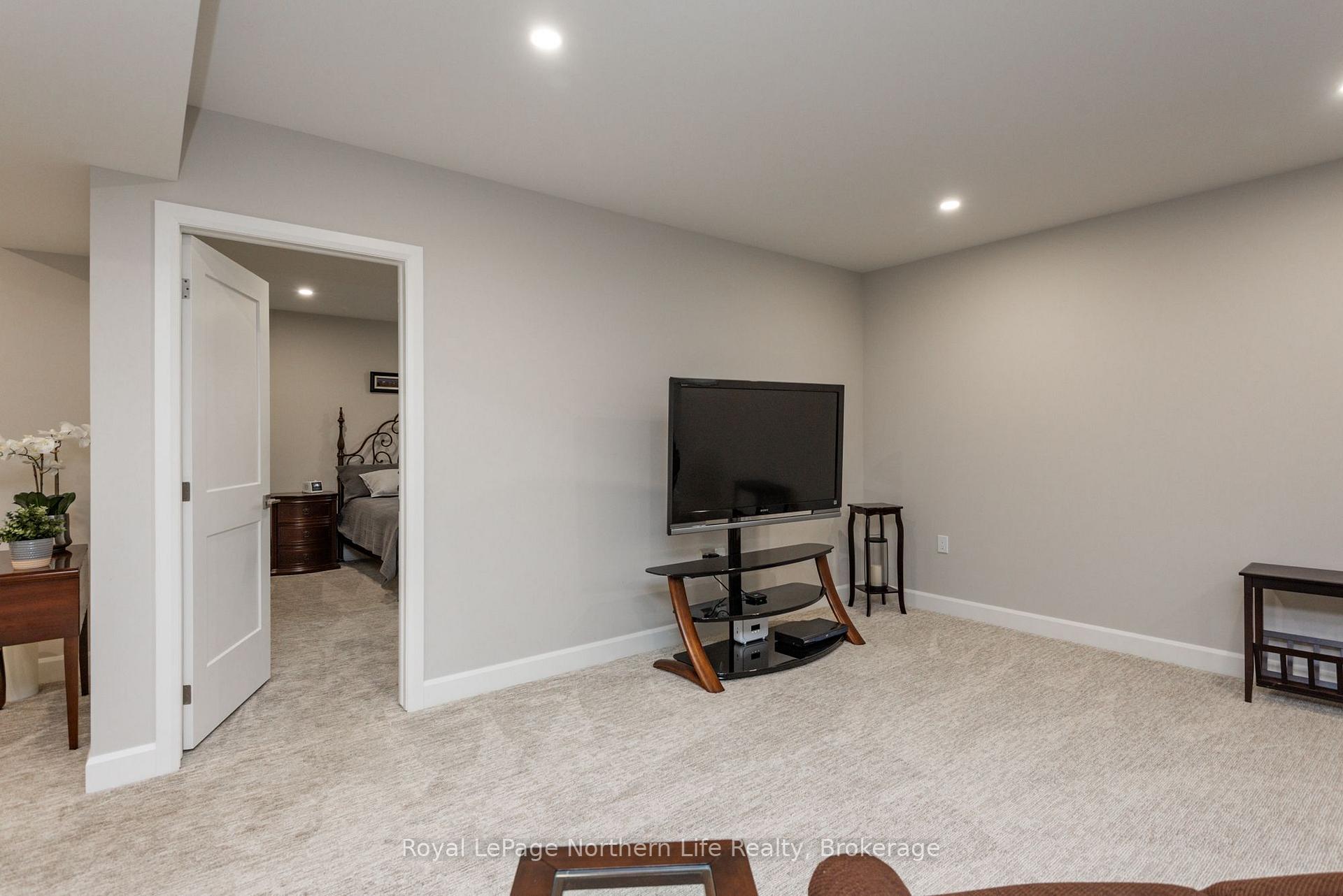 Photo 27 of 16 Silver Maple Lane, North Bay, Airport — HOMEH