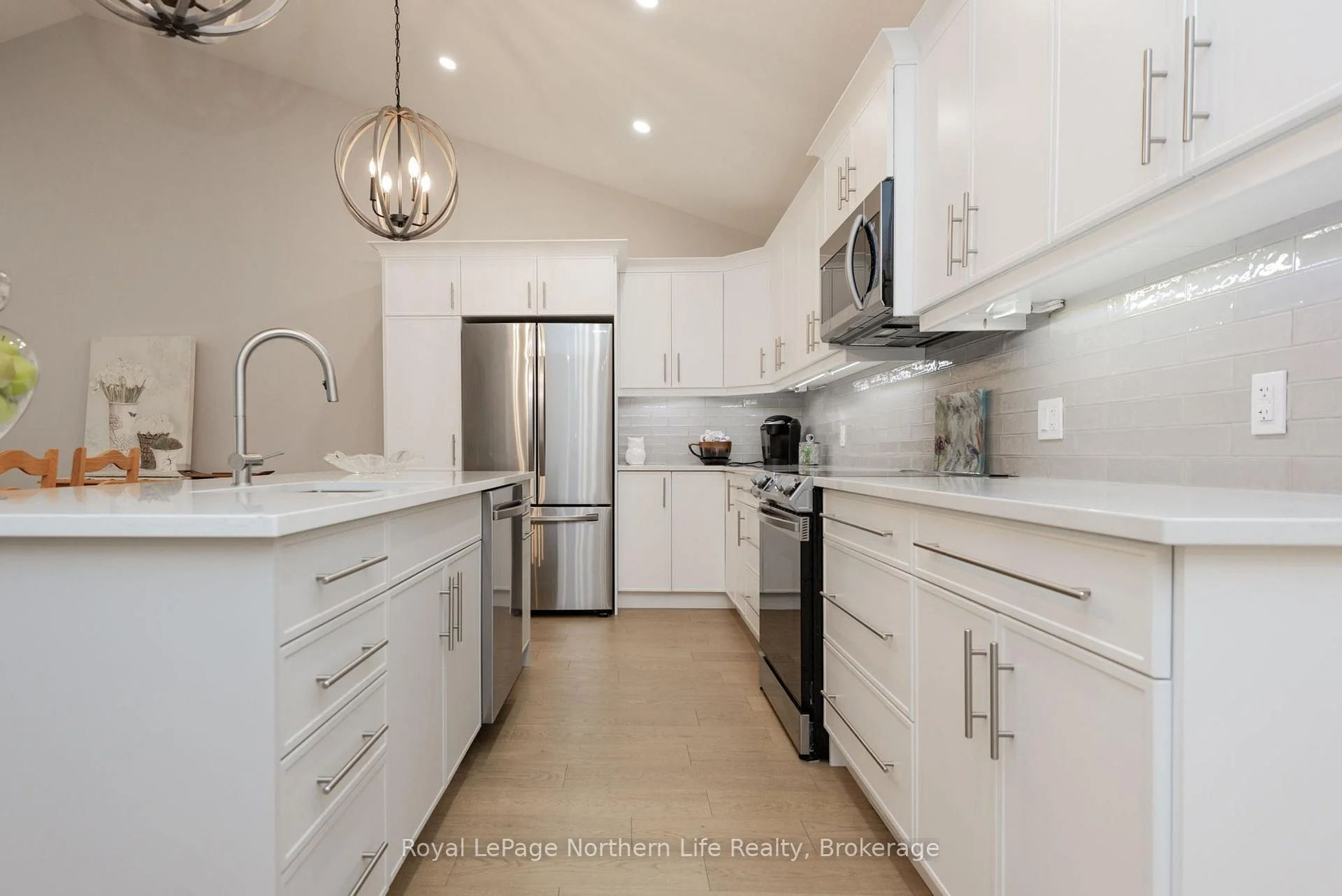 Photo 15 of 16 Silver Maple Lane, North Bay, Airport — HOMEH