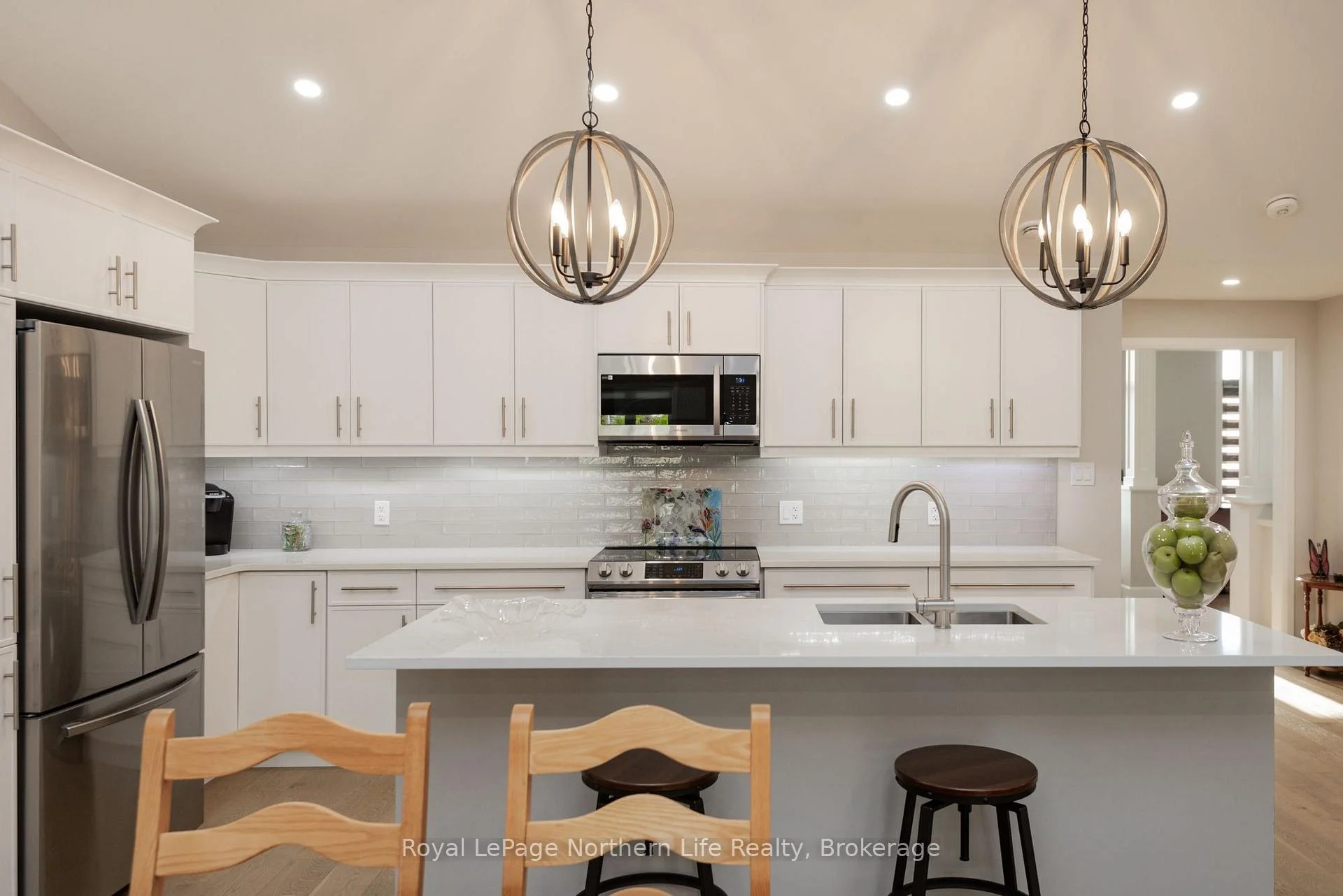 Photo 18 of 16 Silver Maple Lane, North Bay, Airport — HOMEH