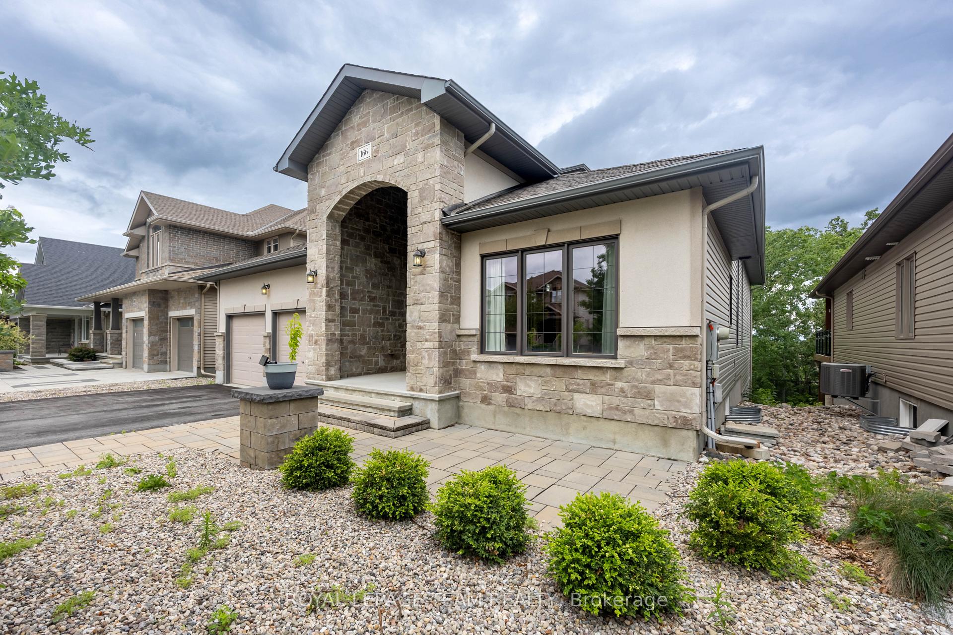 Photo 2 of 166 Grainstone Way, Ottawa, Kanata - Kanata Lakes/Heritage Hills — HOMEH
