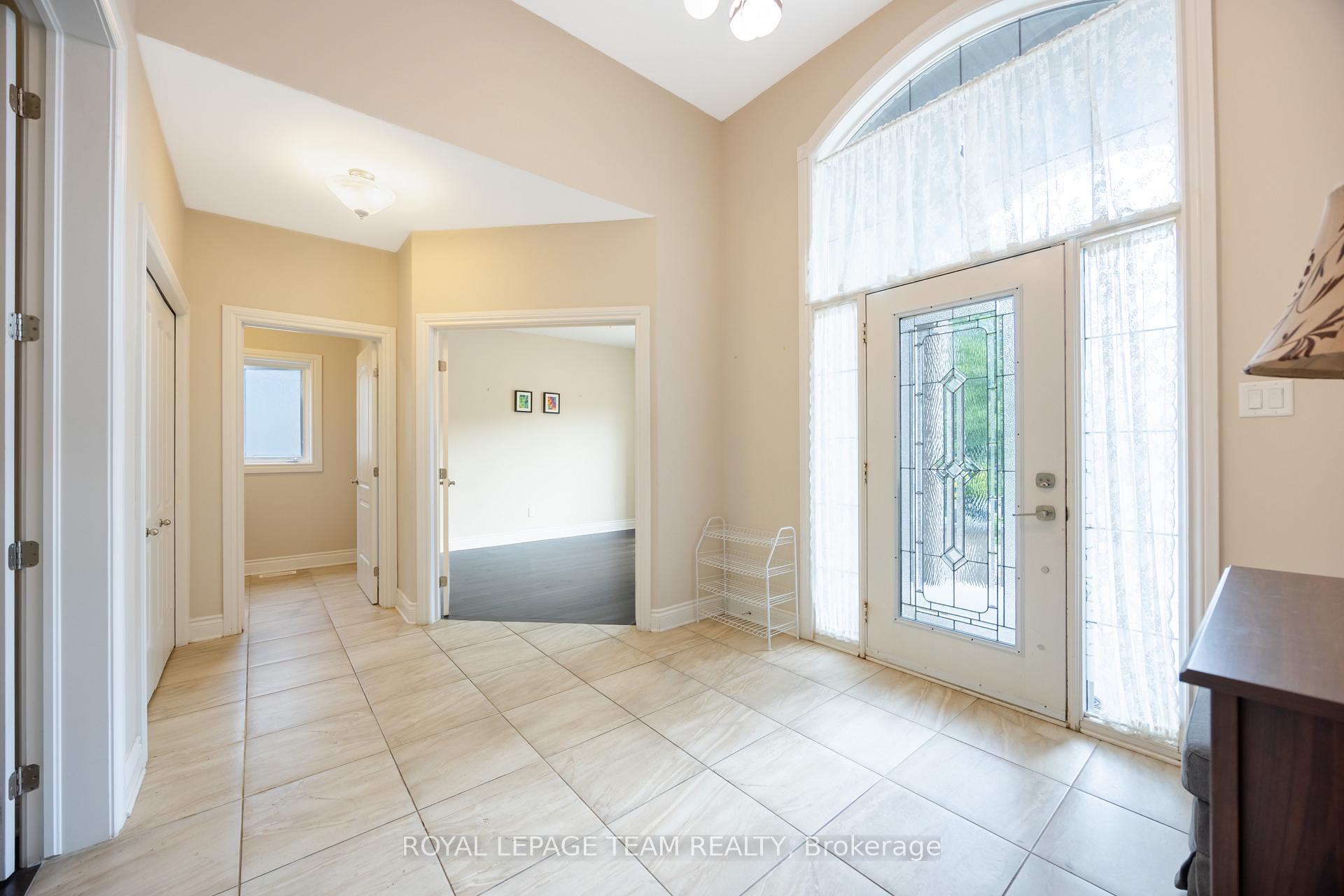 Photo 5 of 166 Grainstone Way, Ottawa, Kanata - Kanata Lakes/Heritage Hills — HOMEH