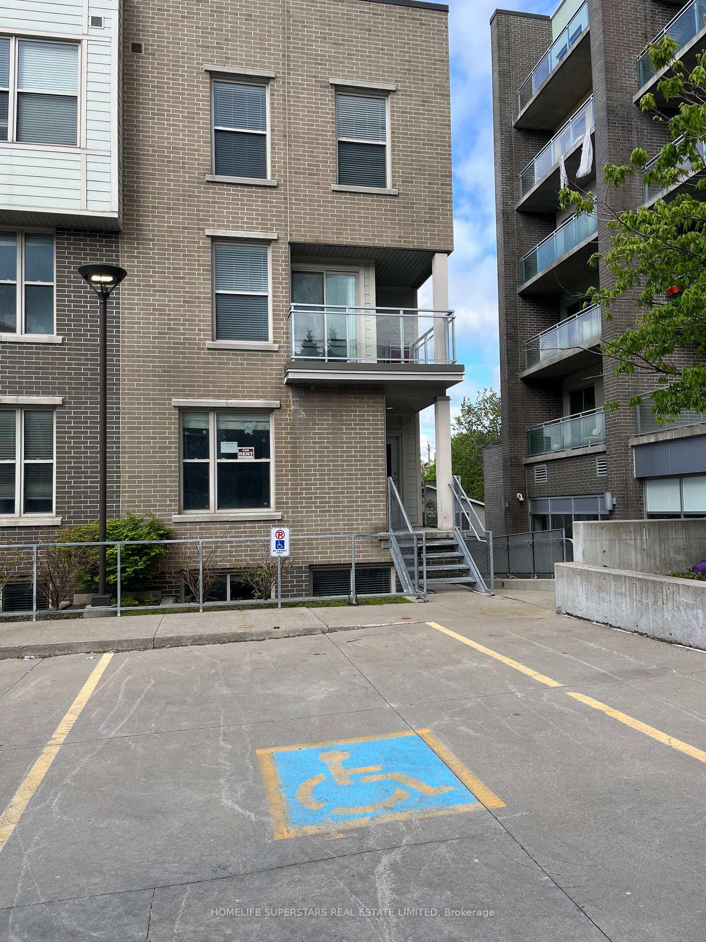 Front of Unit T101, 62 Balsam Street N