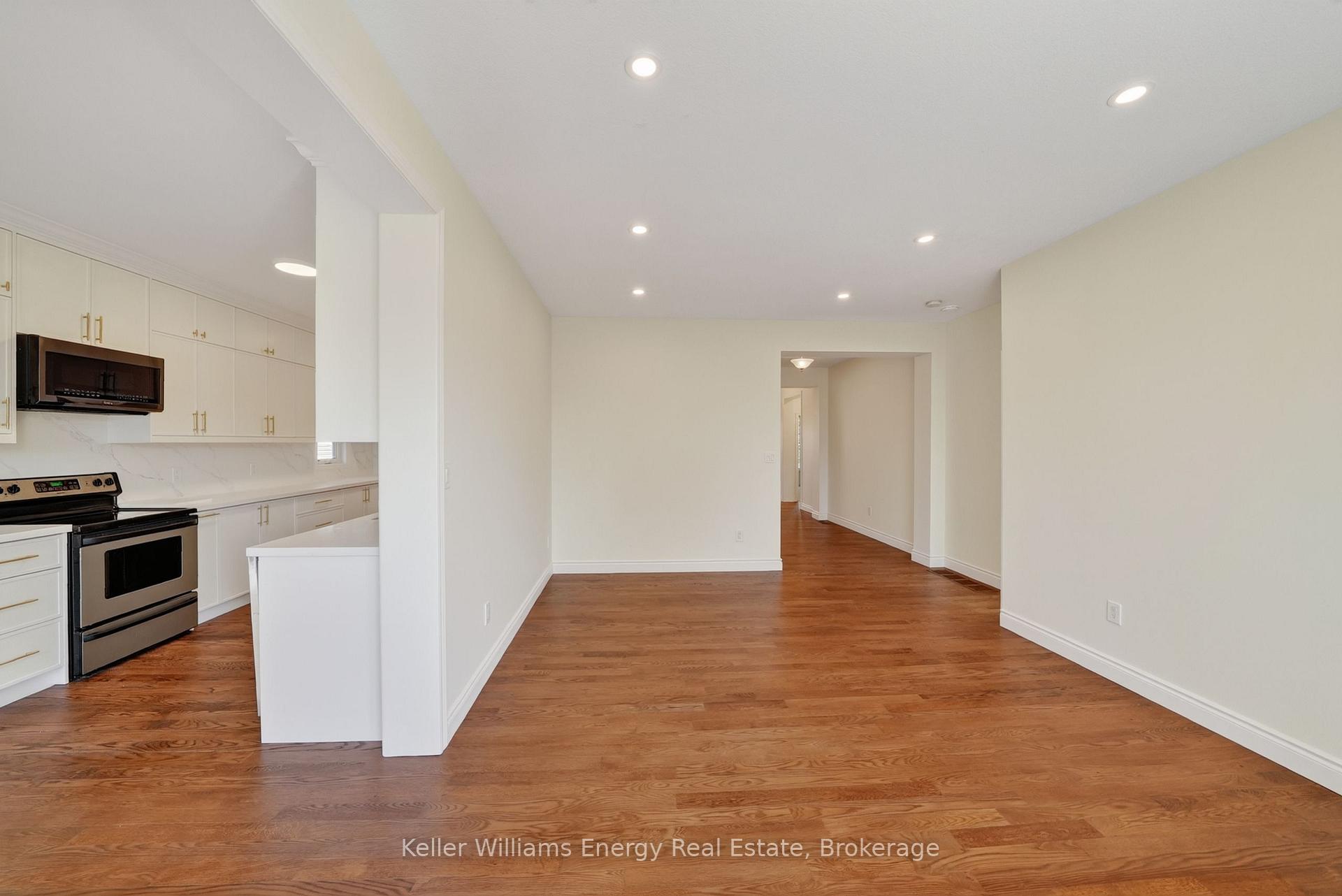 Photo 18 of 56 Elmdale Drive, Prince Edward County, Wellington — HOMEH