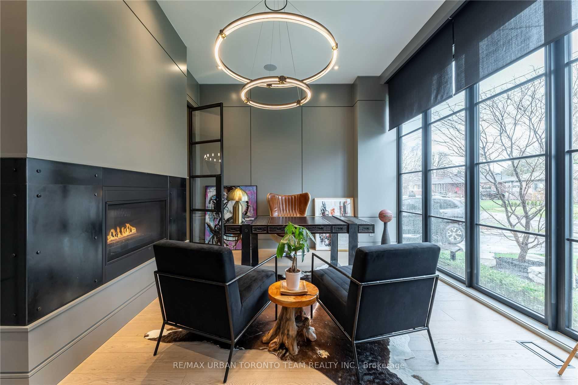 Photo 3 of 39 Cardigan Road, Etobicoke, Stonegate-Queensway — HOMEH
