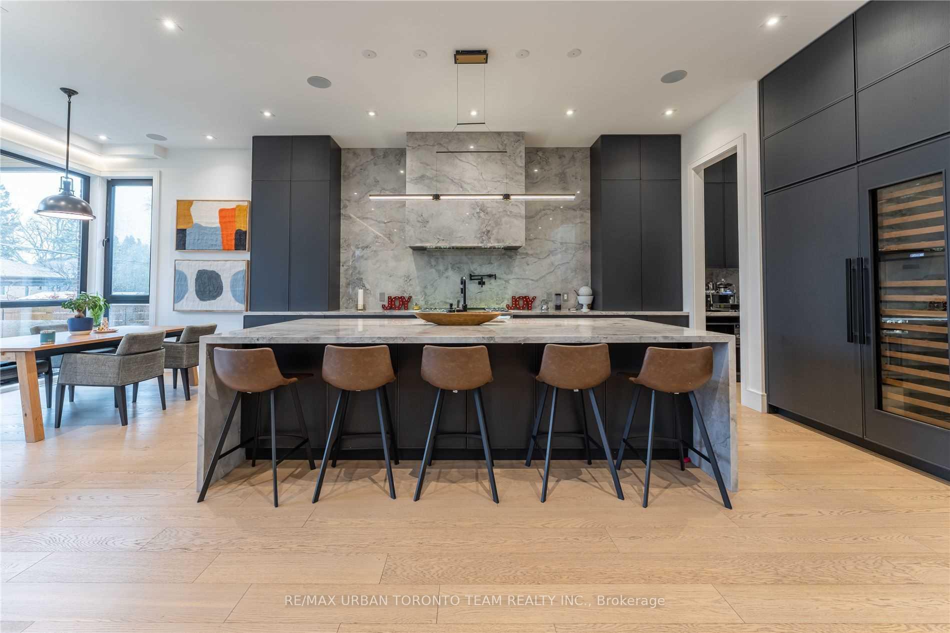 Photo 11 of 39 Cardigan Road, Etobicoke, Stonegate-Queensway — HOMEH