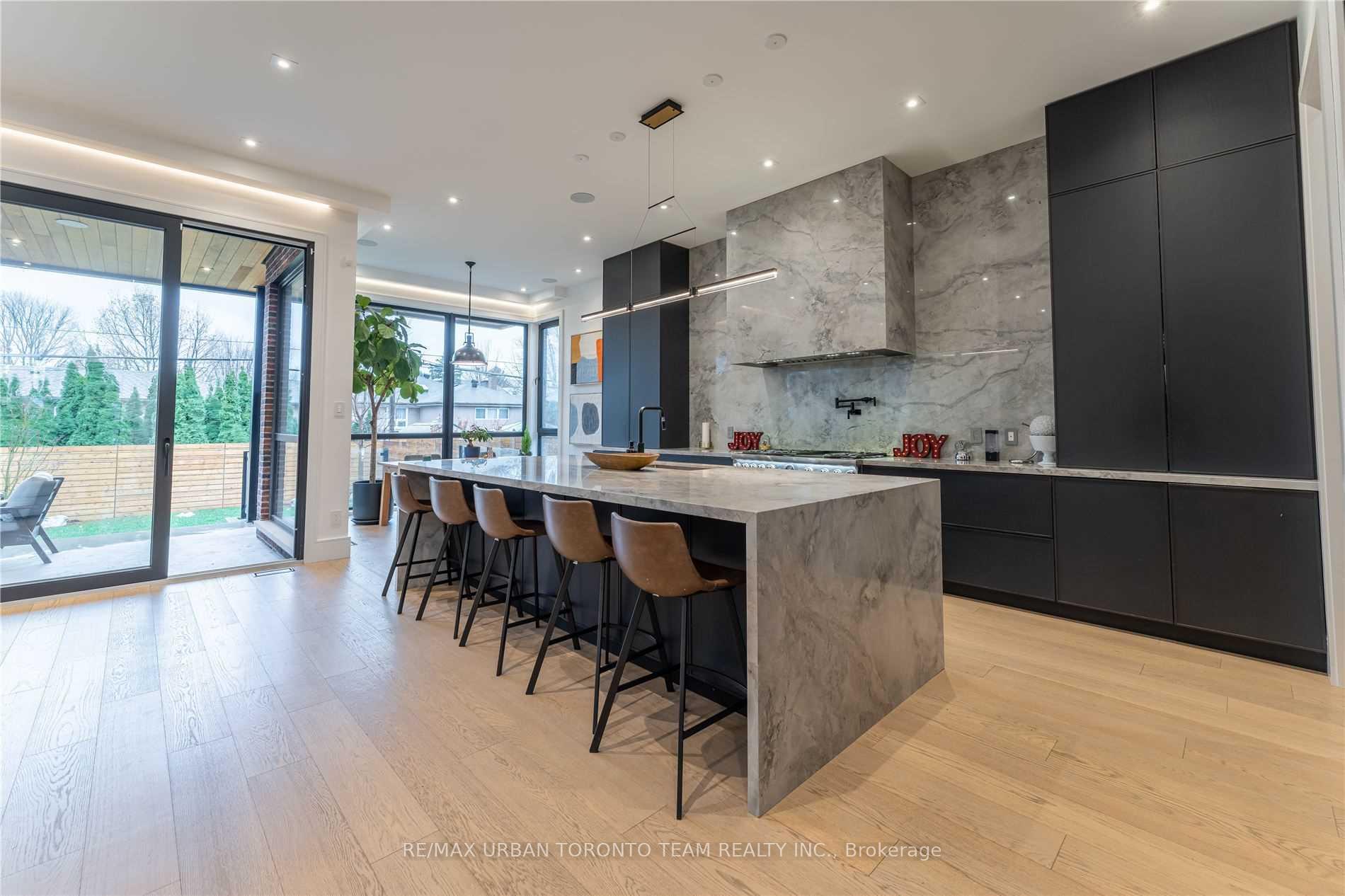 Photo 12 of 39 Cardigan Road, Etobicoke, Stonegate-Queensway — HOMEH