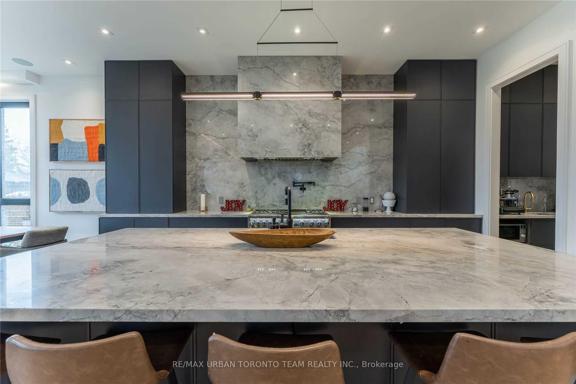 Photo 13 of 39 Cardigan Road, Etobicoke, Stonegate-Queensway — HOMEH