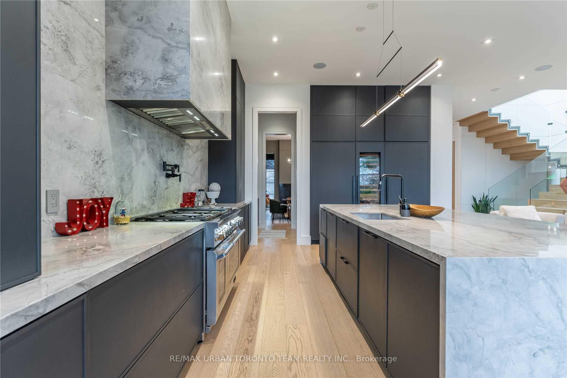 Photo 15 of 39 Cardigan Road, Etobicoke, Stonegate-Queensway — HOMEH