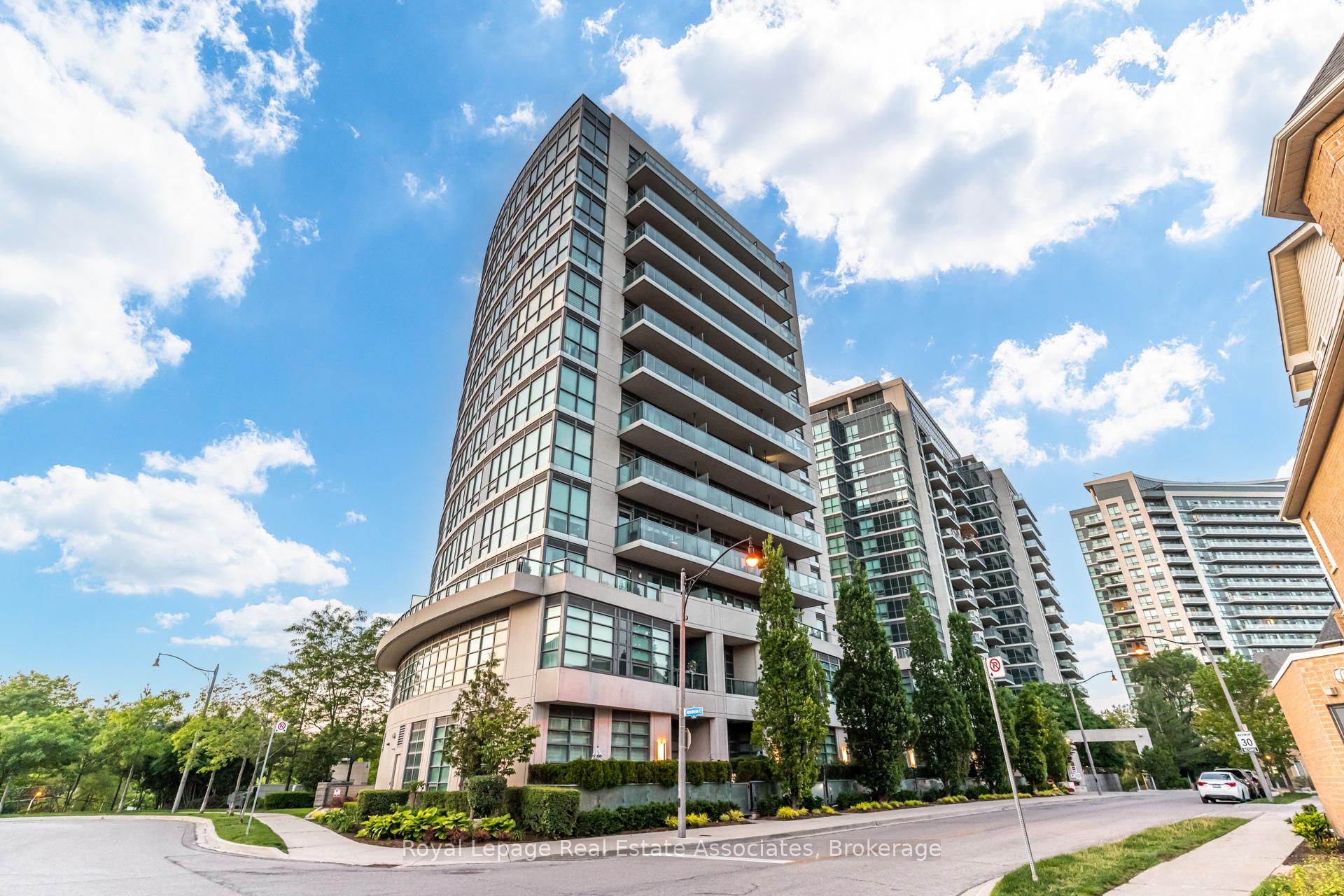 Photo 4 of Unit LPH21, 35 Brian Peck Crescent, Toronto, Thorncliffe Park — HOMEH