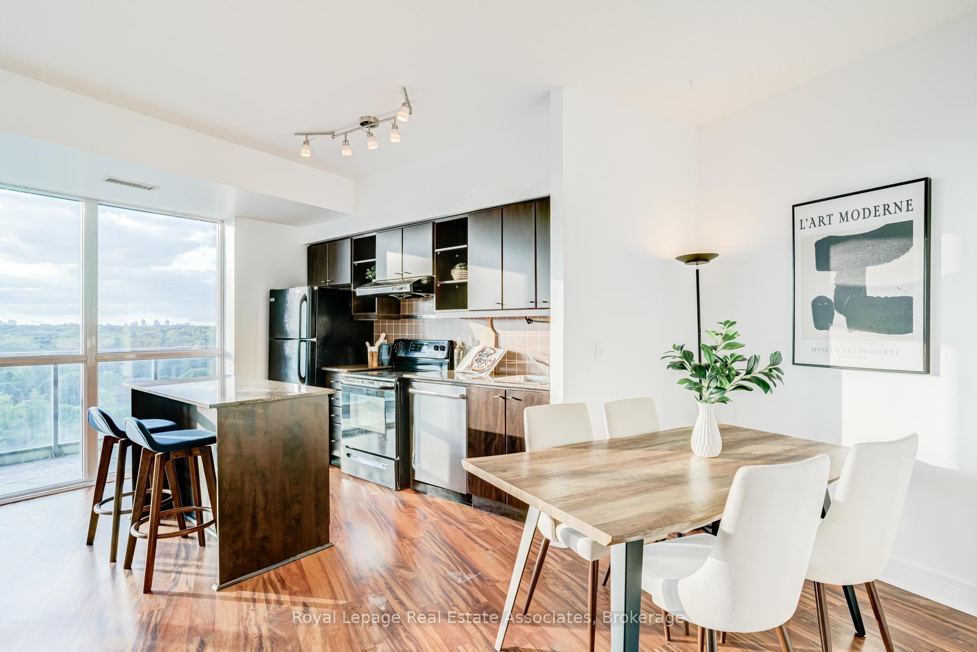 Photo 12 of Unit LPH21, 35 Brian Peck Crescent, Toronto, Thorncliffe Park — HOMEH