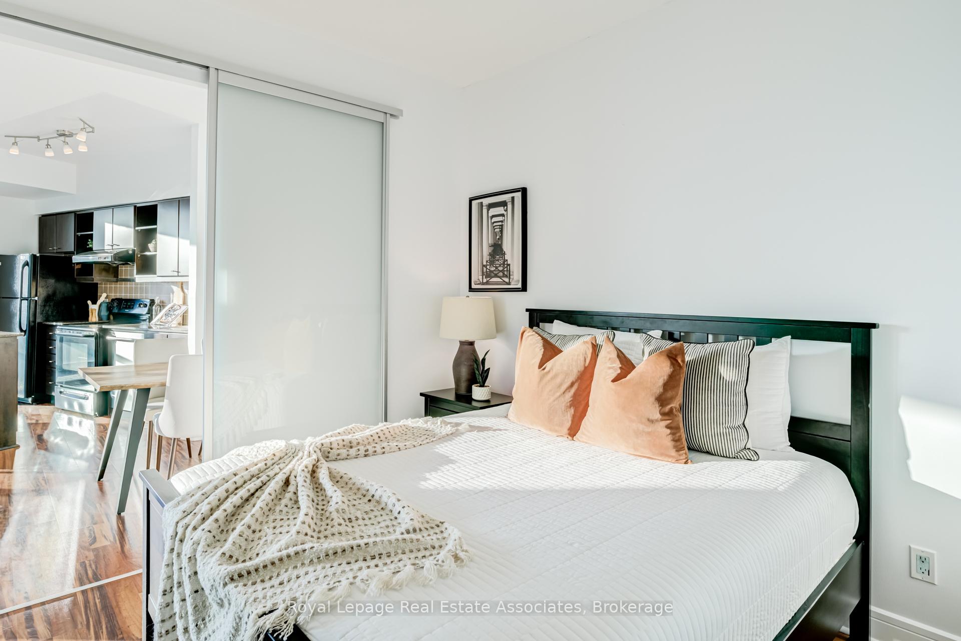 Photo 20 of Unit LPH21, 35 Brian Peck Crescent, Toronto, Thorncliffe Park — HOMEH