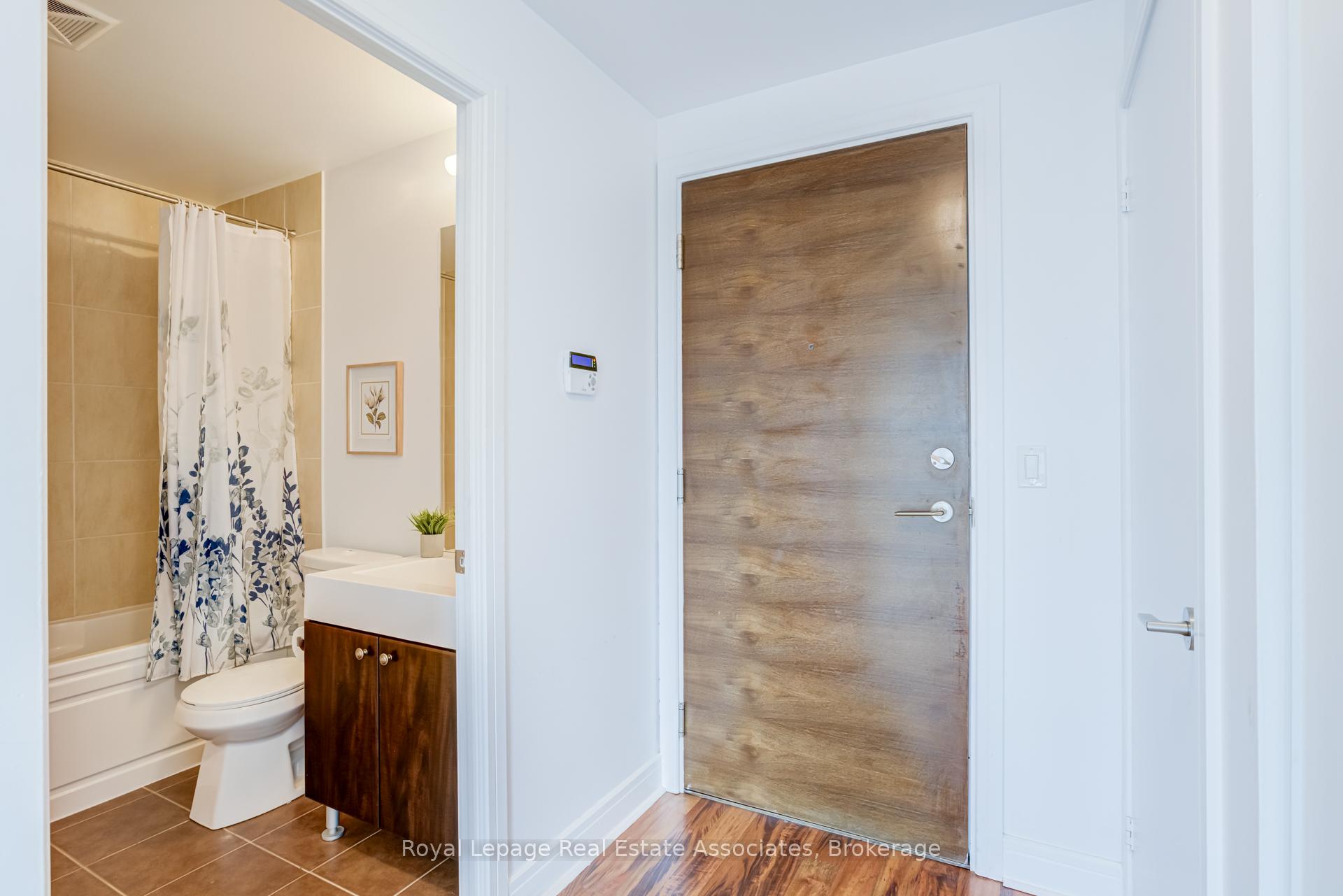 Photo 27 of Unit LPH21, 35 Brian Peck Crescent, Toronto, Thorncliffe Park — HOMEH