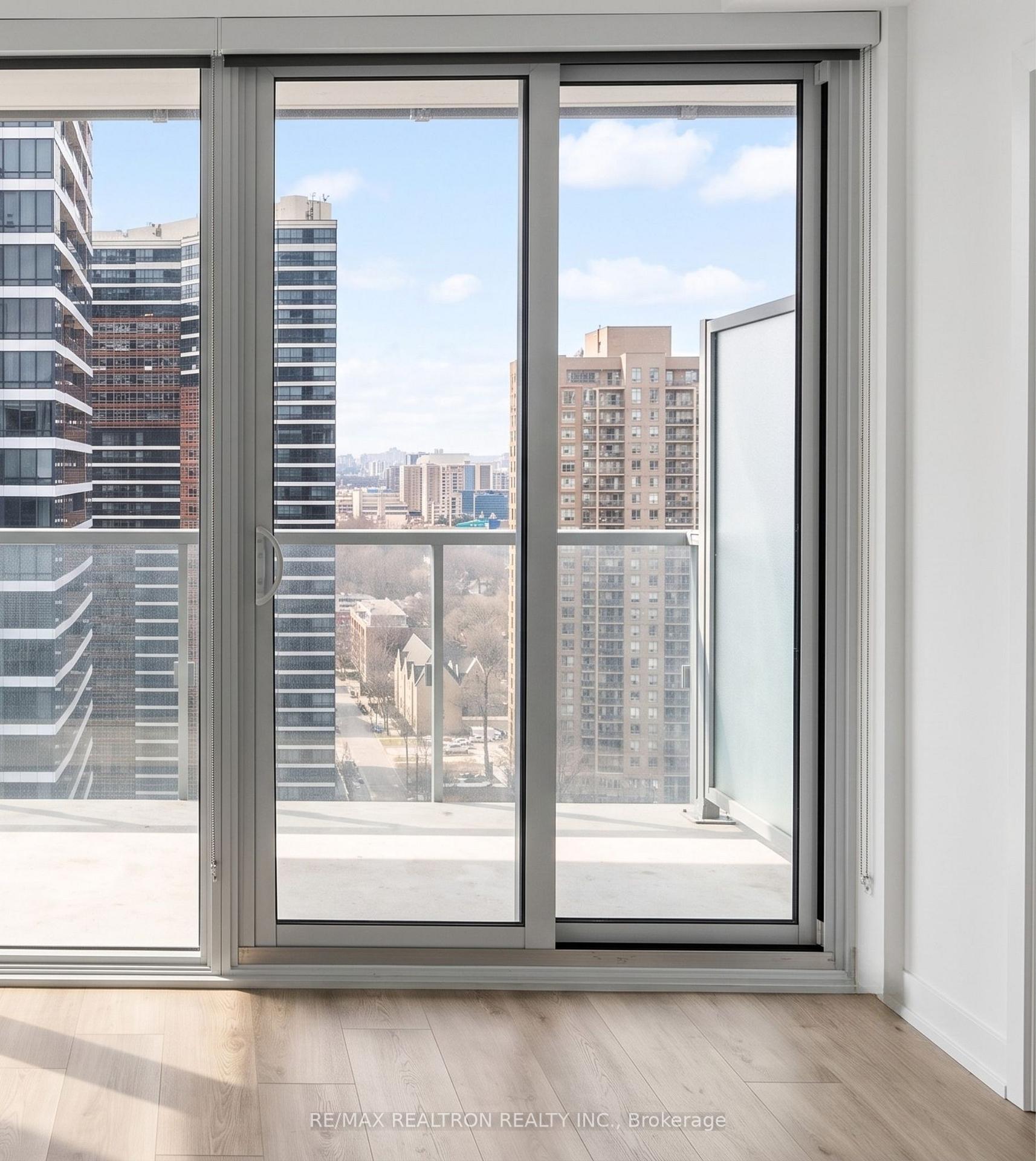 Photo 4 of Unit 2509, 3 Gloucester Street, Toronto, Church-Yonge Corridor — HOMEH