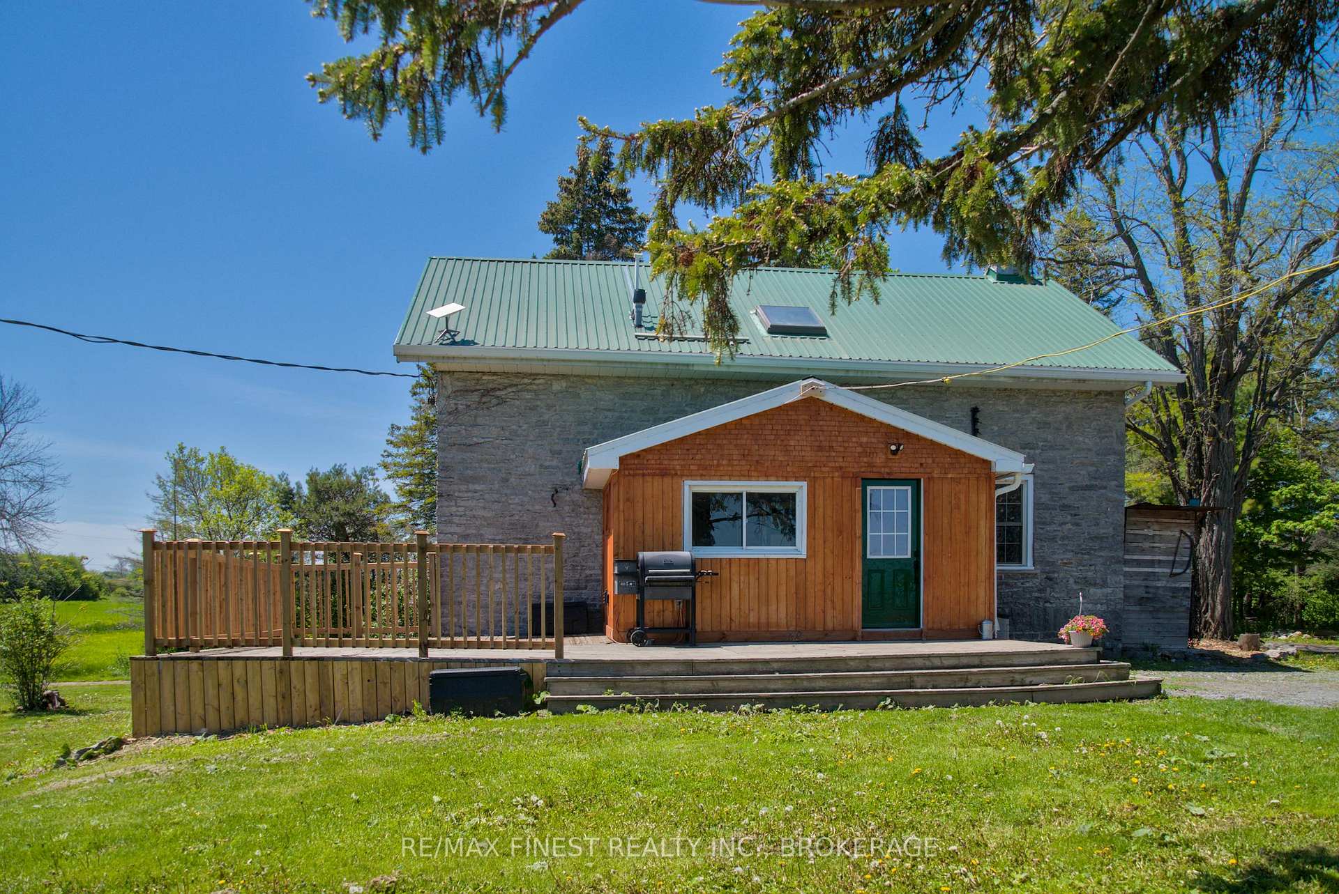Photo 3 of 190 Wilmer Road, Frontenac Islands, Wolfe Island — HOMEH