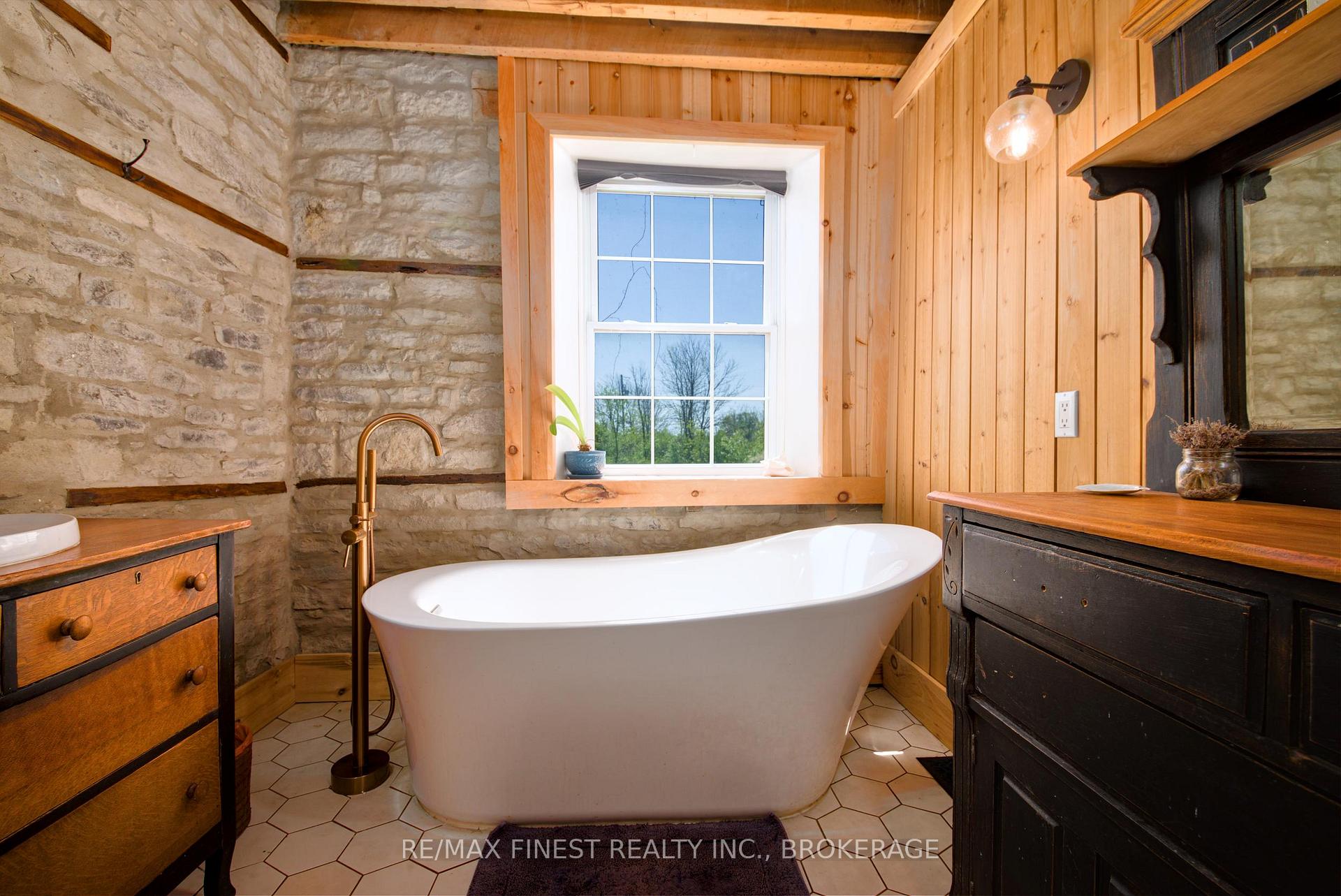 Photo 14 of 190 Wilmer Road, Frontenac Islands, Wolfe Island — HOMEH