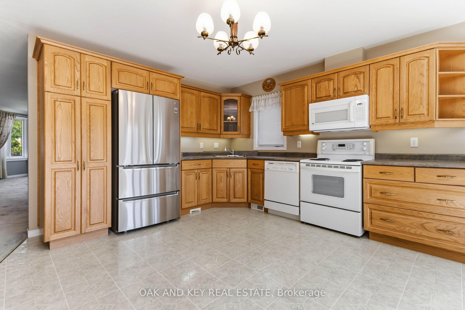 Photo 16 of 58 Ilderbrook Circle, Middlesex Centre, Ilderton — HOMEH