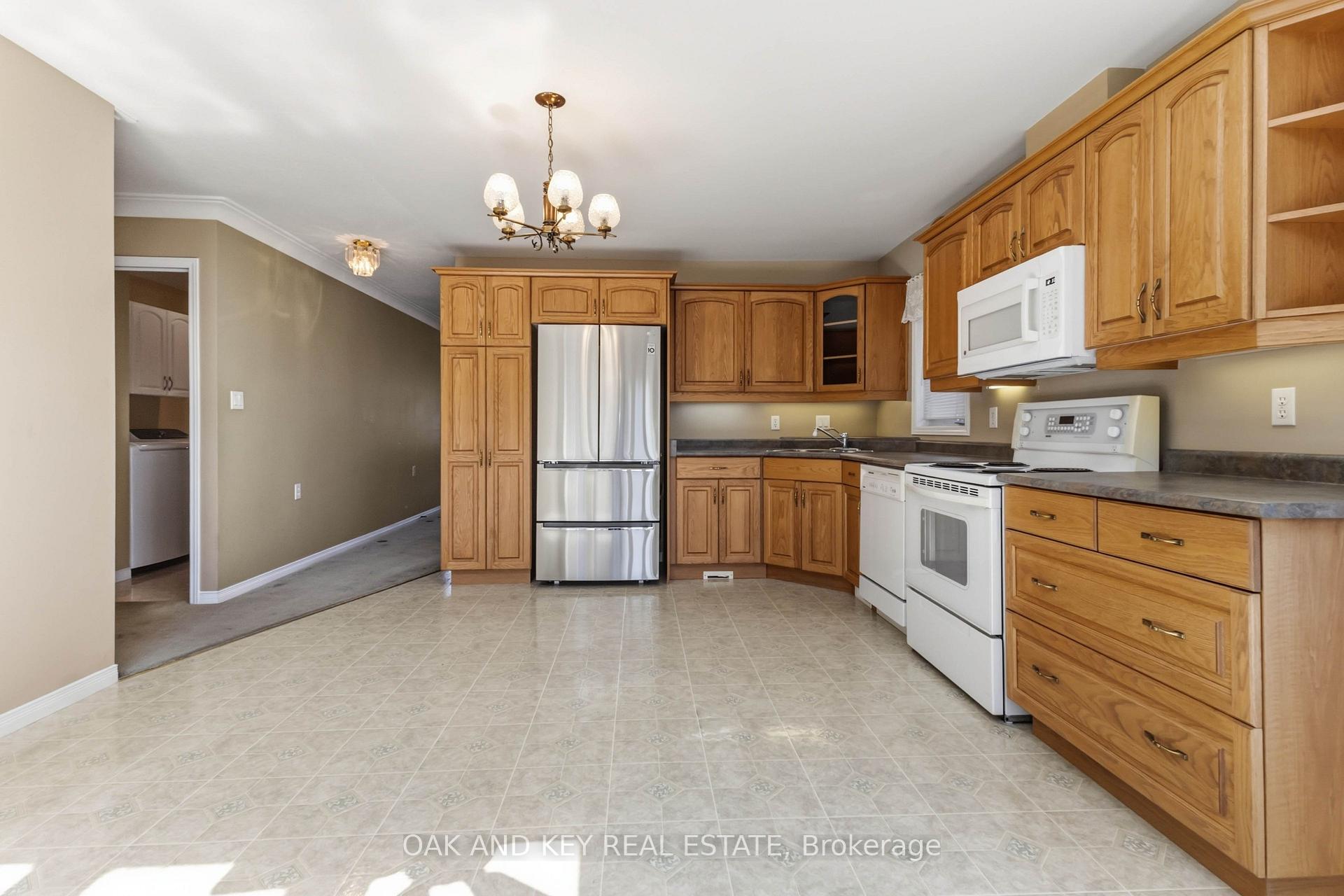 Photo 17 of 58 Ilderbrook Circle, Middlesex Centre, Ilderton — HOMEH