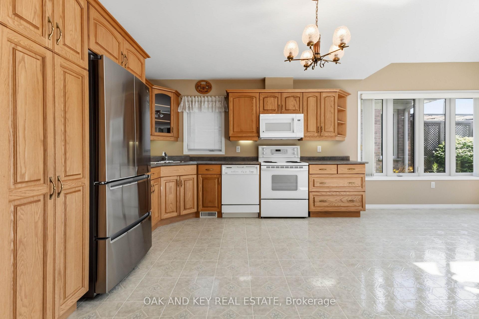 Photo 18 of 58 Ilderbrook Circle, Middlesex Centre, Ilderton — HOMEH