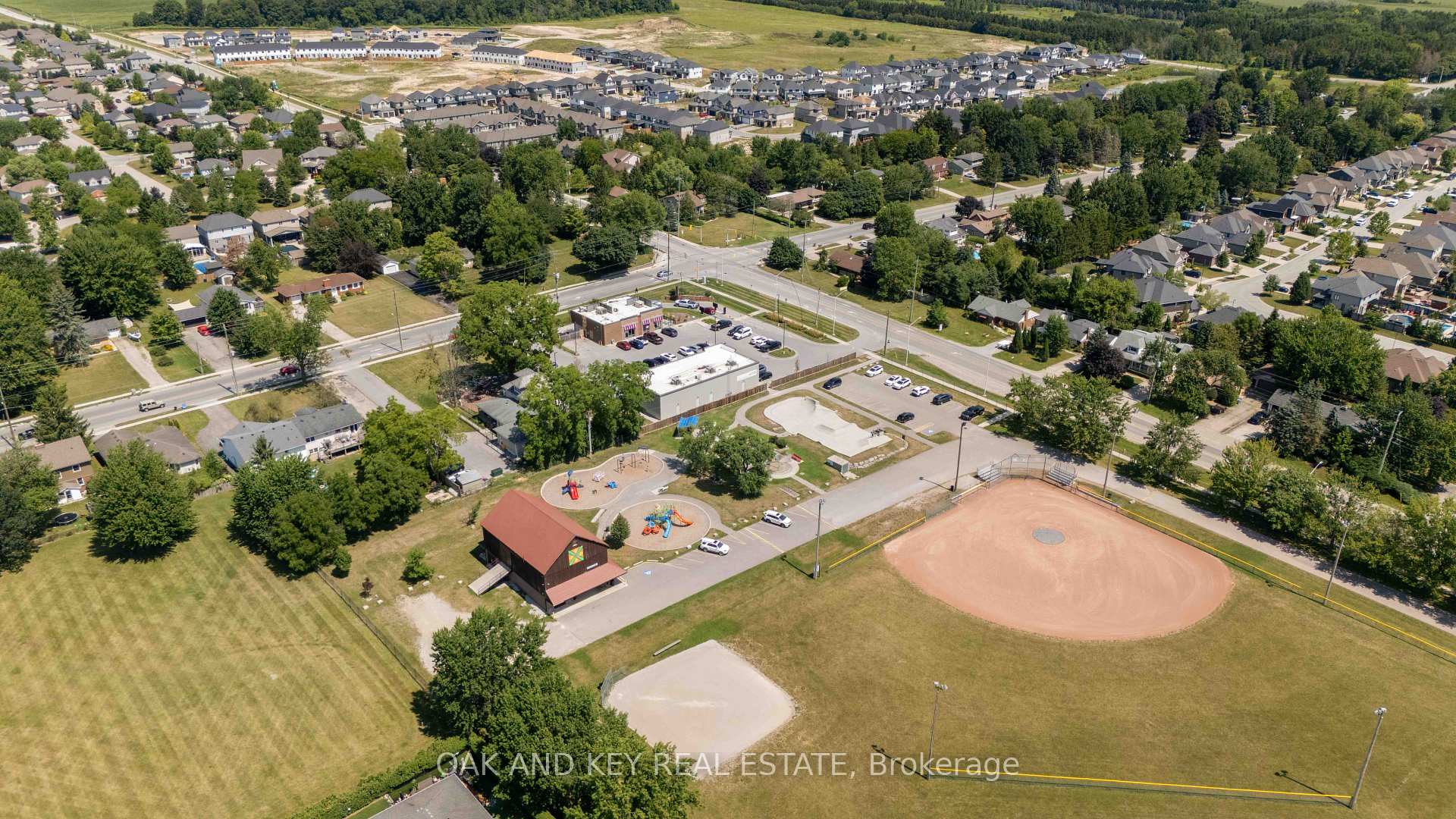 Photo 47 of 58 Ilderbrook Circle, Middlesex Centre, Ilderton — HOMEH