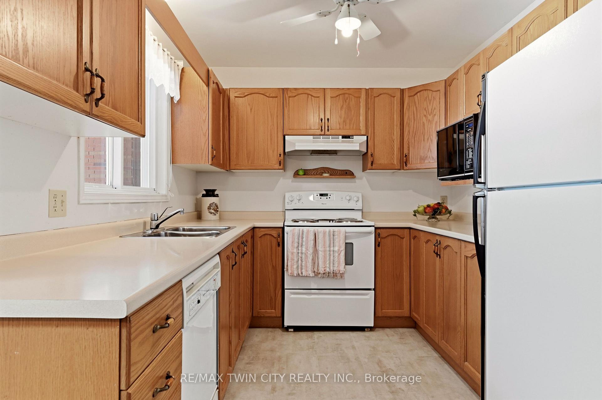 Photo 7 of 1030 Colborne Street E, Brantford, Echo Place — HOMEH