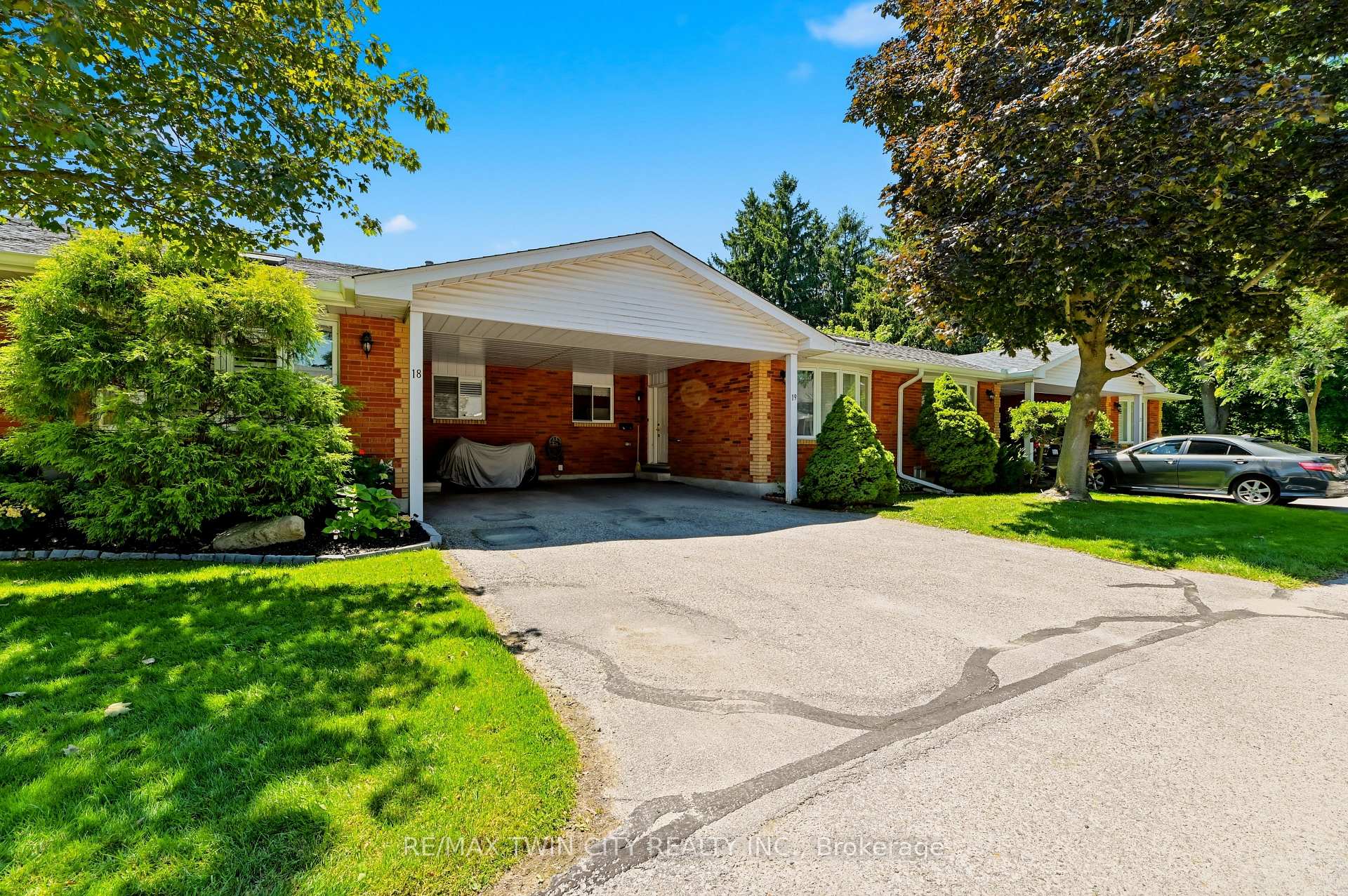 Photo 21 of 1030 Colborne Street E, Brantford, Echo Place — HOMEH