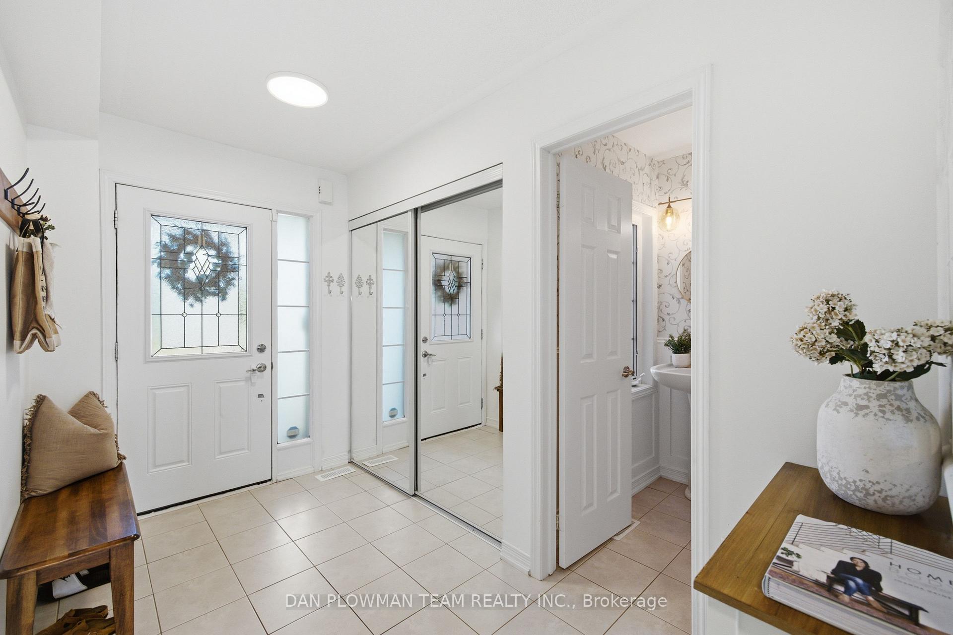 Photo 3 of 118 Swindells Street, Clarington, Bowmanville — HOMEH