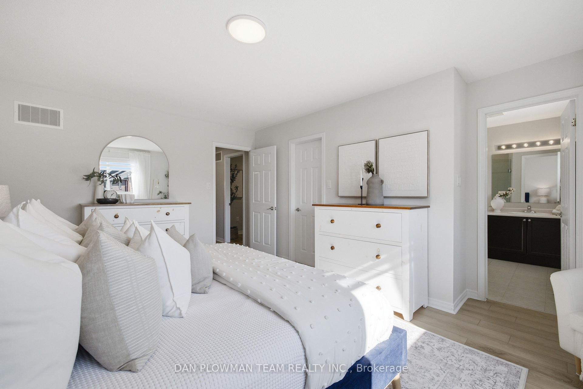 Photo 14 of 118 Swindells Street, Clarington, Bowmanville — HOMEH