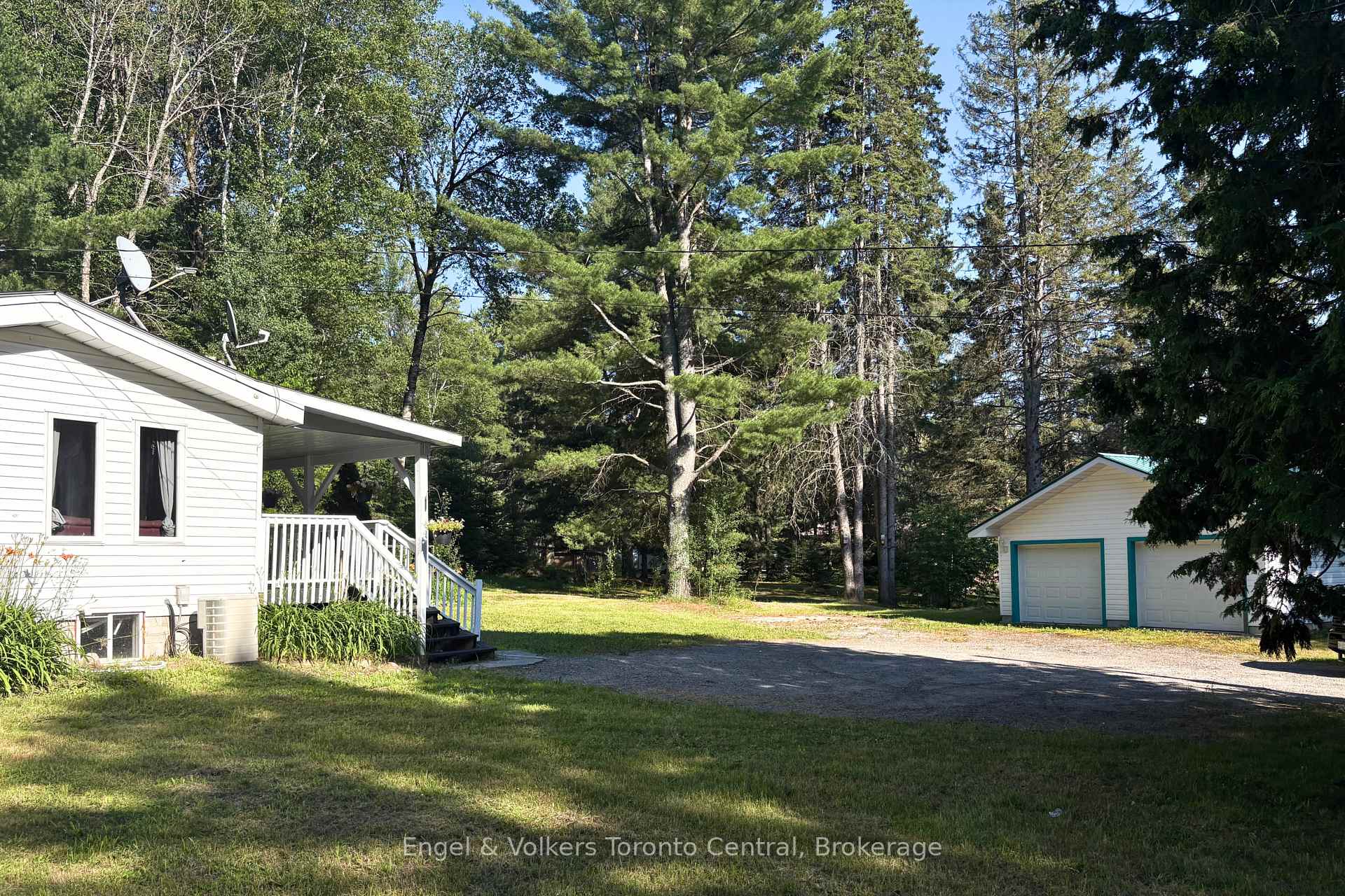 Photo 4 of 83 Homeland Drive, Perry — HOMEH