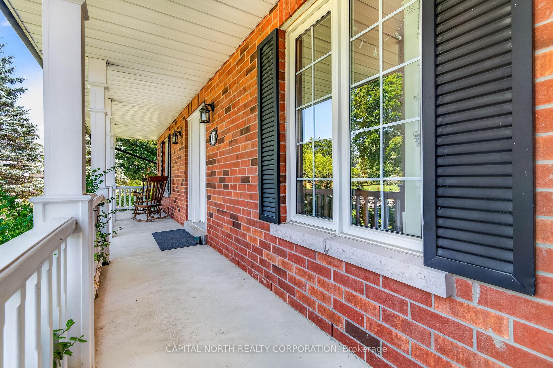 Photo 9 of 165 Edward Pottage Crescent, King, Pottageville — HOMEH