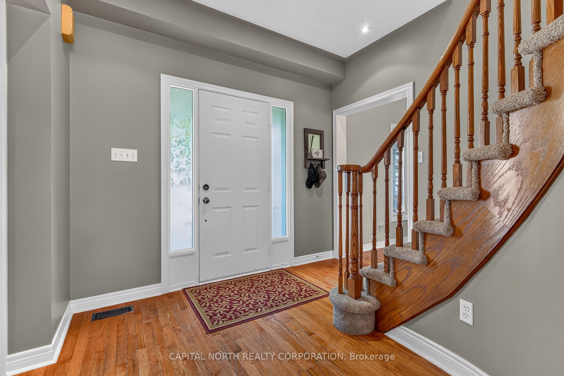 Photo 10 of 165 Edward Pottage Crescent, King, Pottageville — HOMEH