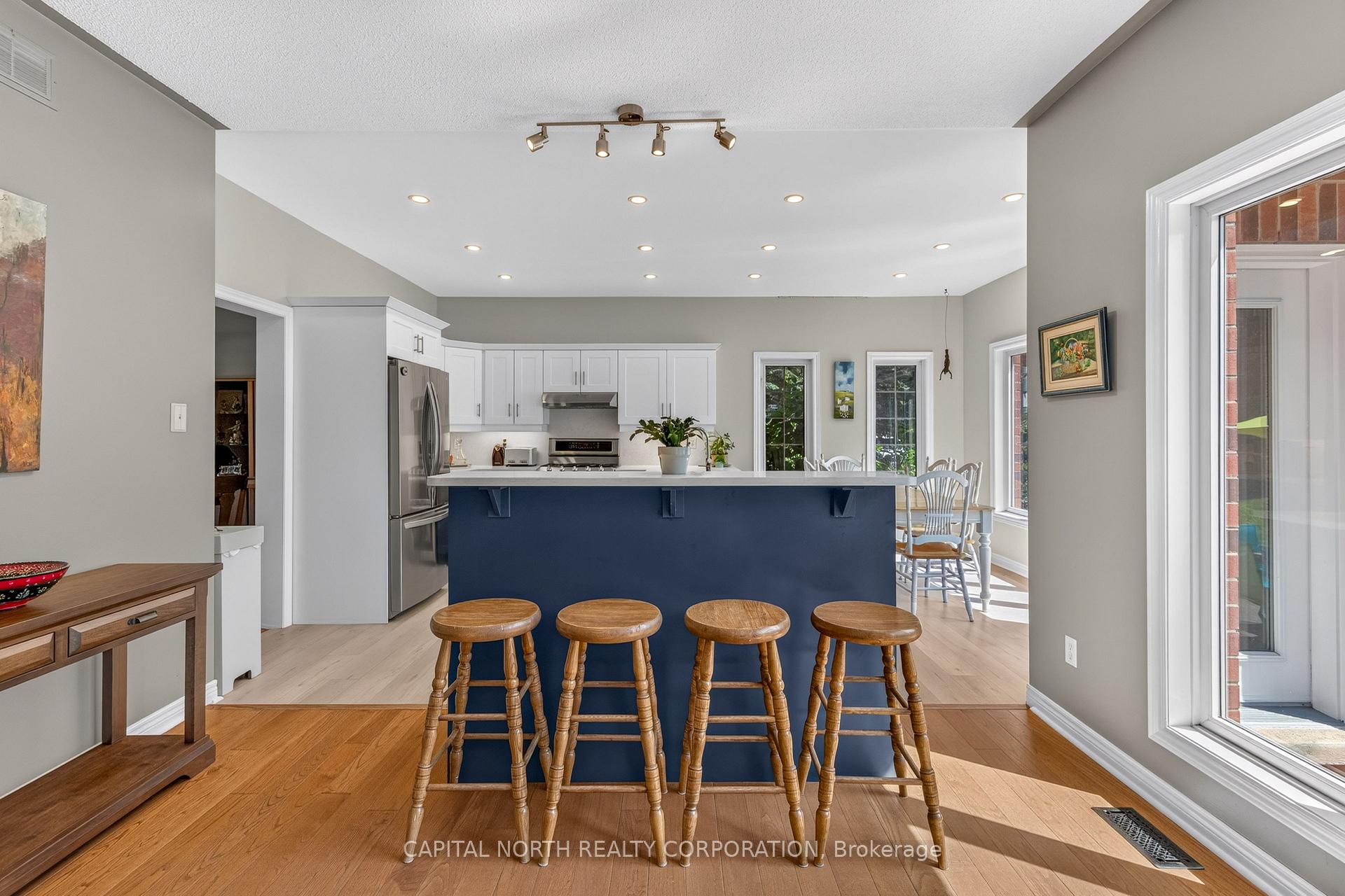 Photo 15 of 165 Edward Pottage Crescent, King, Pottageville — HOMEH