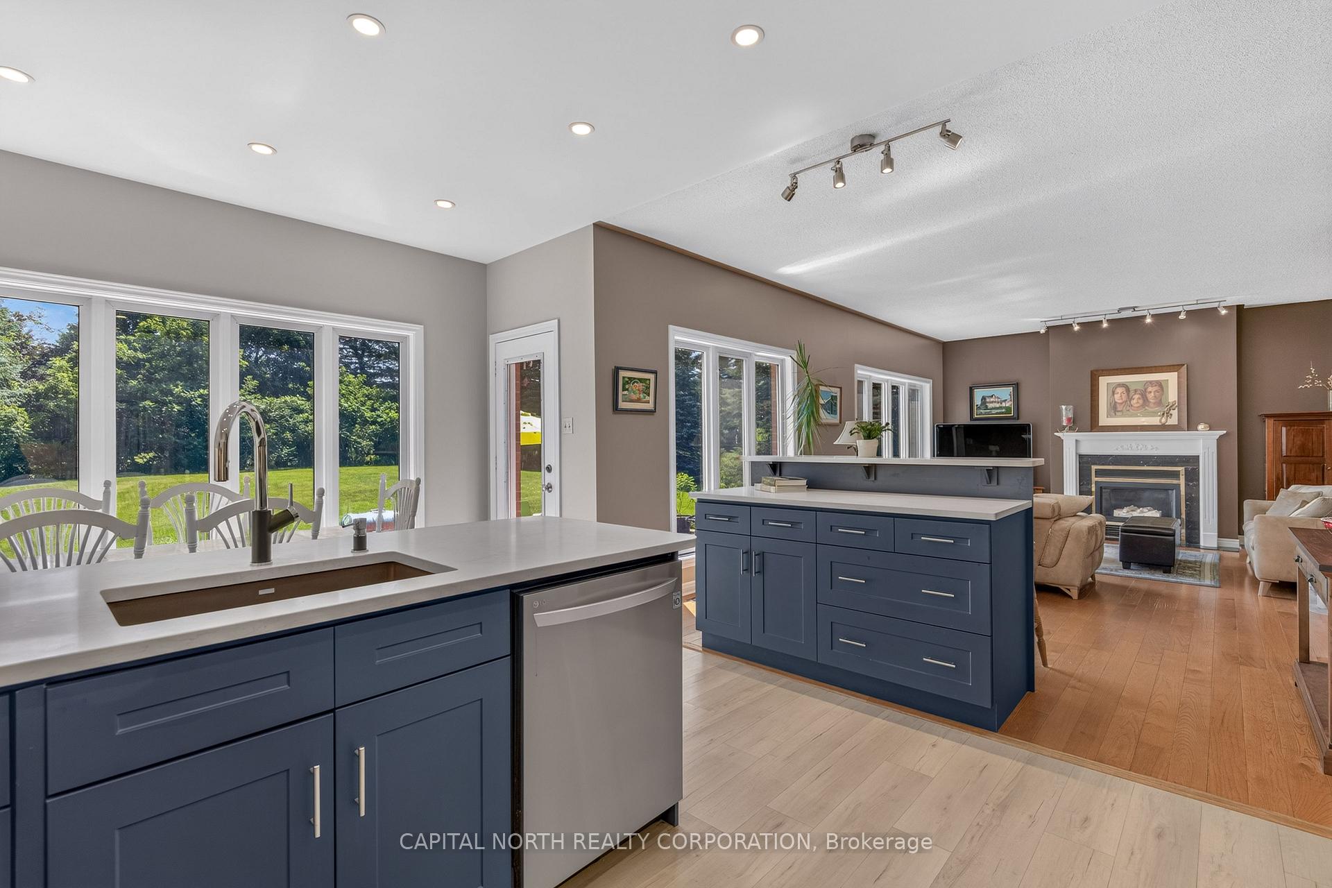 Photo 18 of 165 Edward Pottage Crescent, King, Pottageville — HOMEH