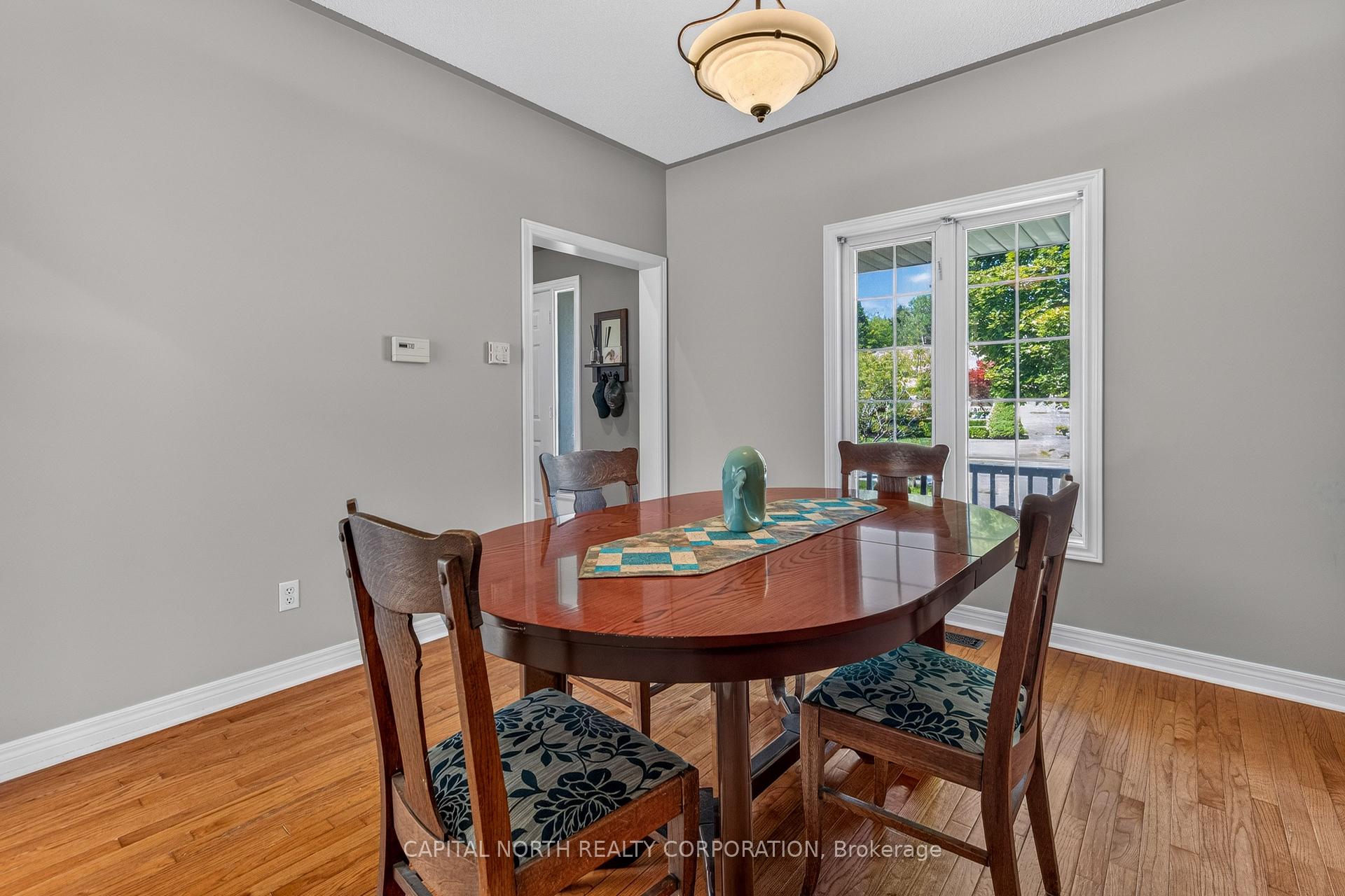 Photo 21 of 165 Edward Pottage Crescent, King, Pottageville — HOMEH