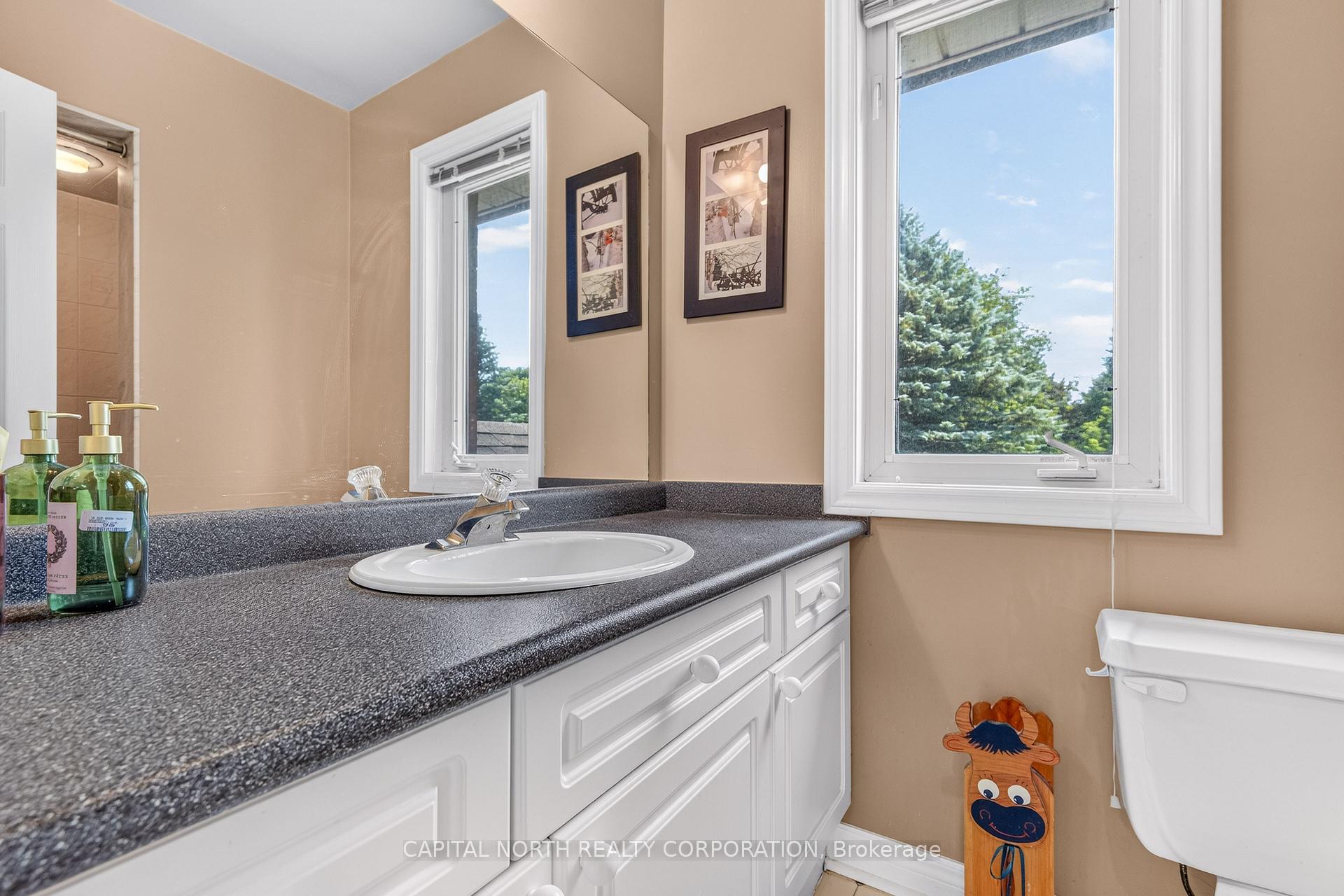 Photo 28 of 165 Edward Pottage Crescent, King, Pottageville — HOMEH