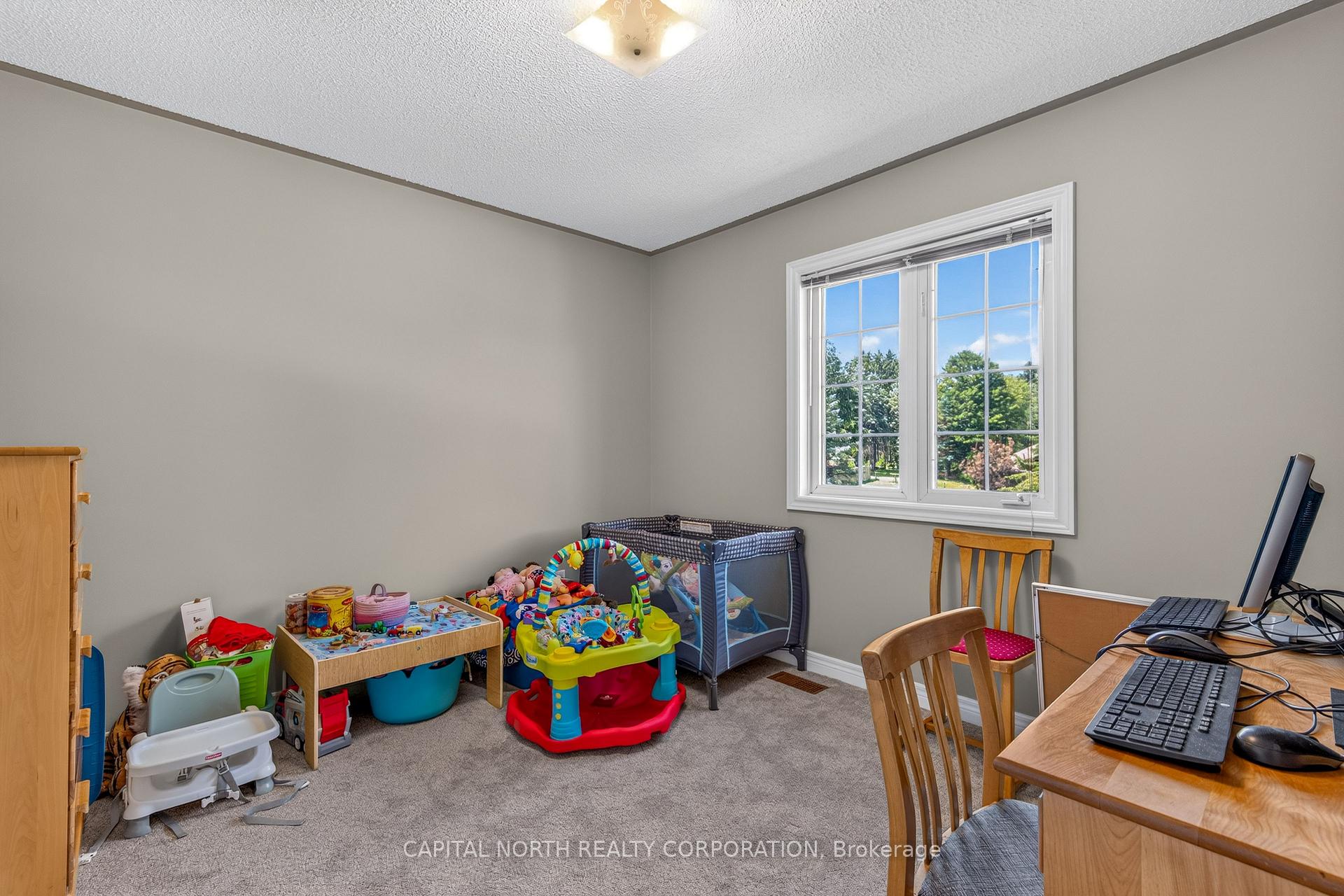 Photo 32 of 165 Edward Pottage Crescent, King, Pottageville — HOMEH
