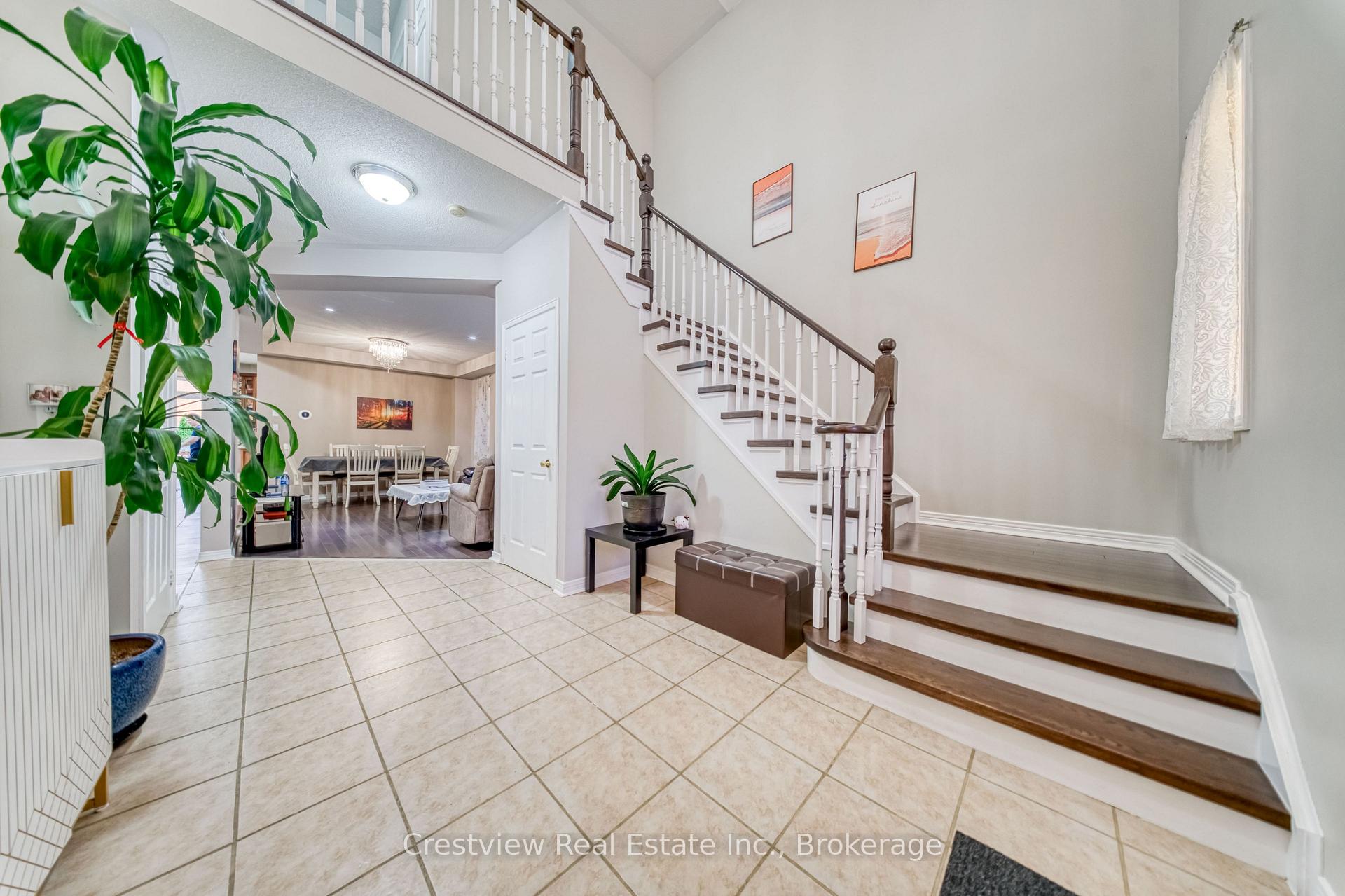 Photo 3 of 5 Irish Rose Drive, Markham, Berczy — HOMEH