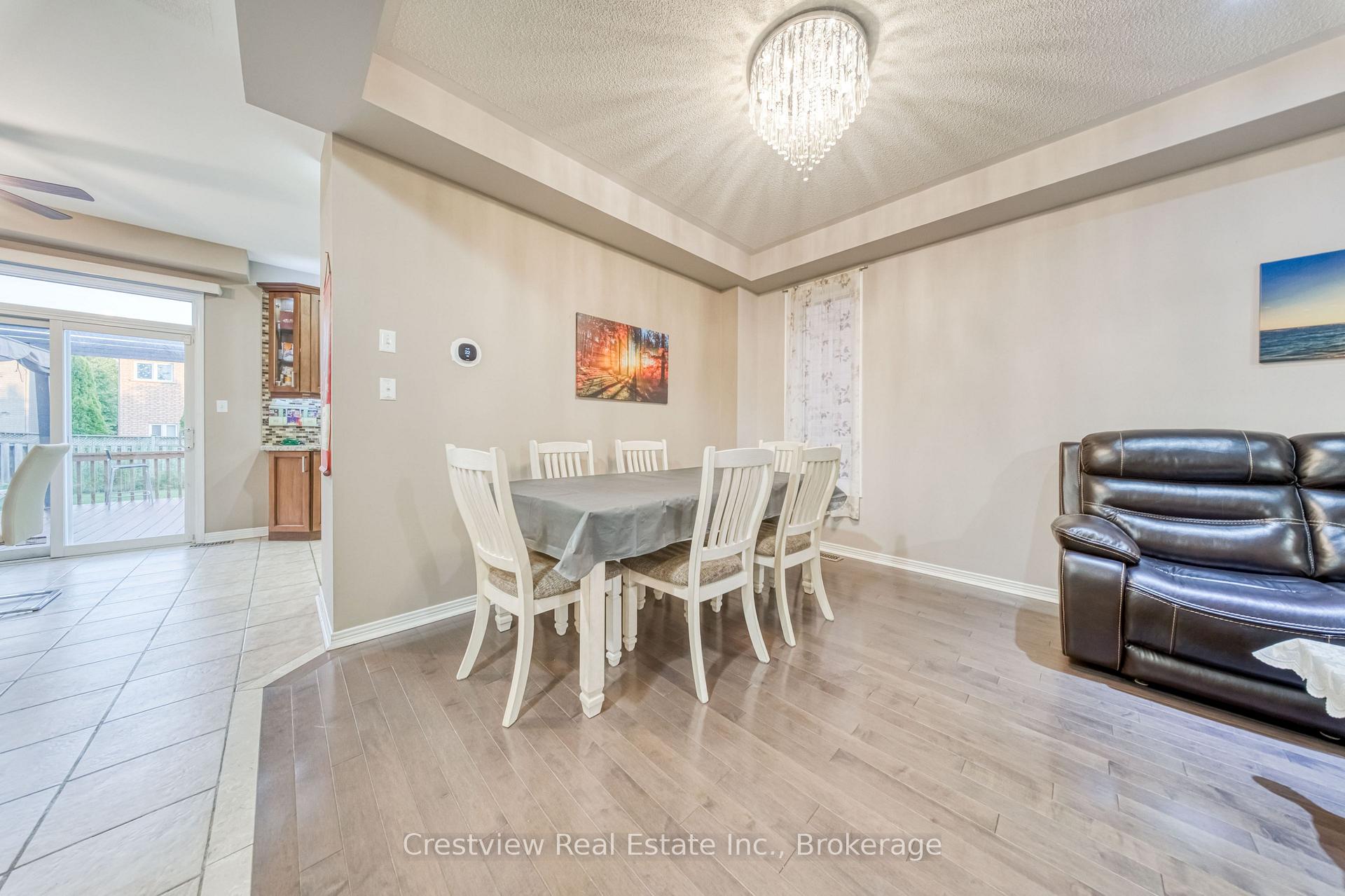 Photo 6 of 5 Irish Rose Drive, Markham, Berczy — HOMEH