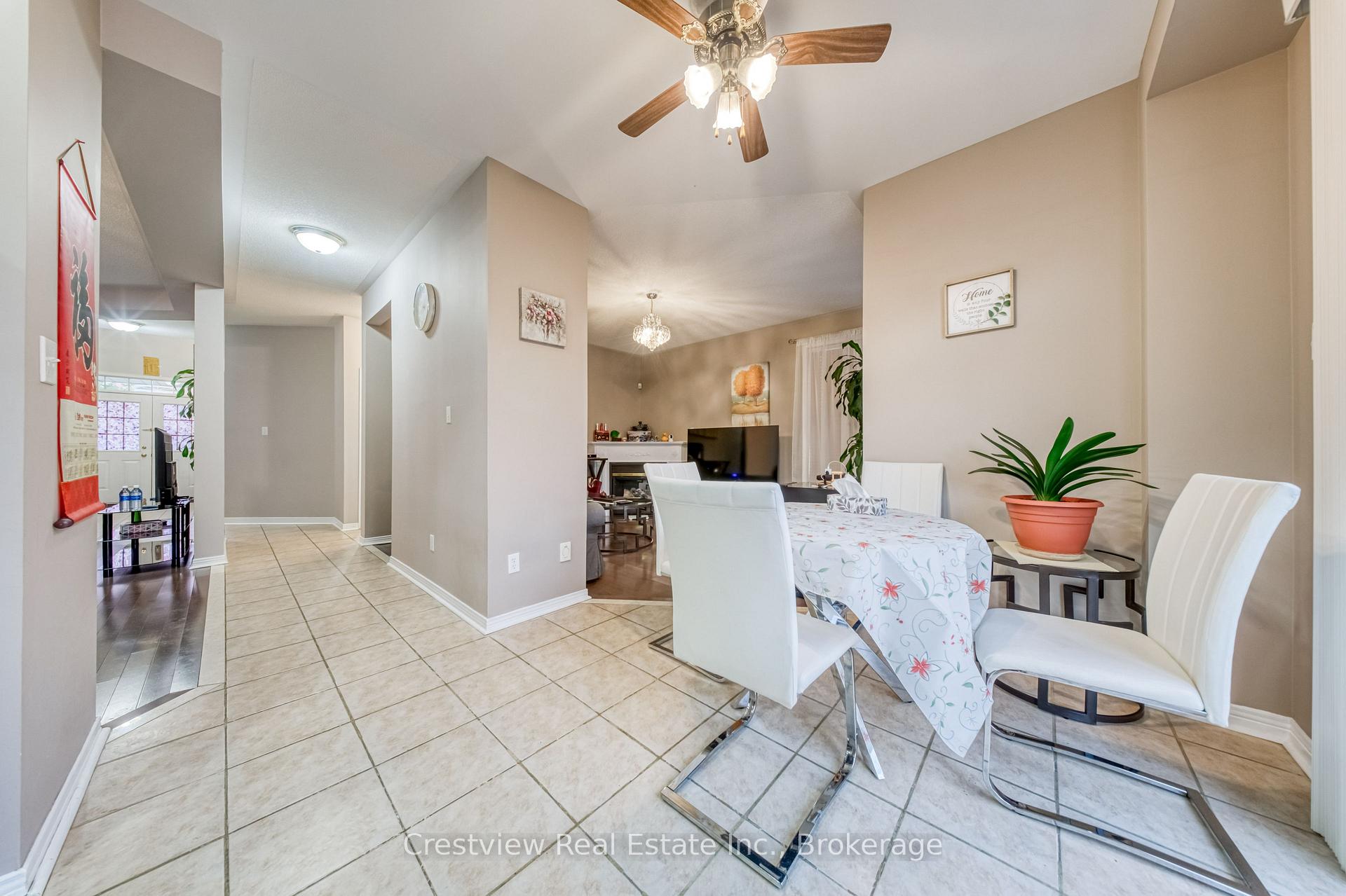 Photo 11 of 5 Irish Rose Drive, Markham, Berczy — HOMEH