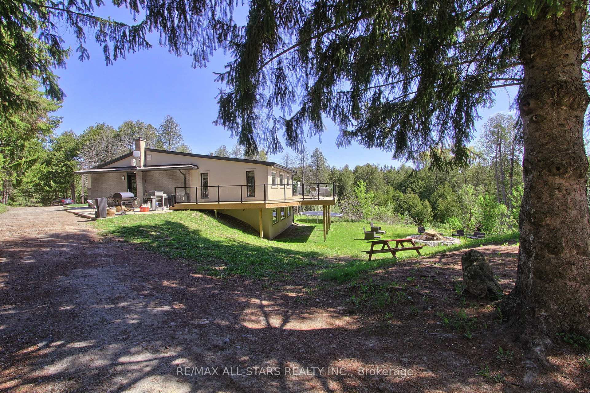 Photo 3 of 215 Uxbridge Pickering Townline, Pickering, Rural Pickering — HOMEH
