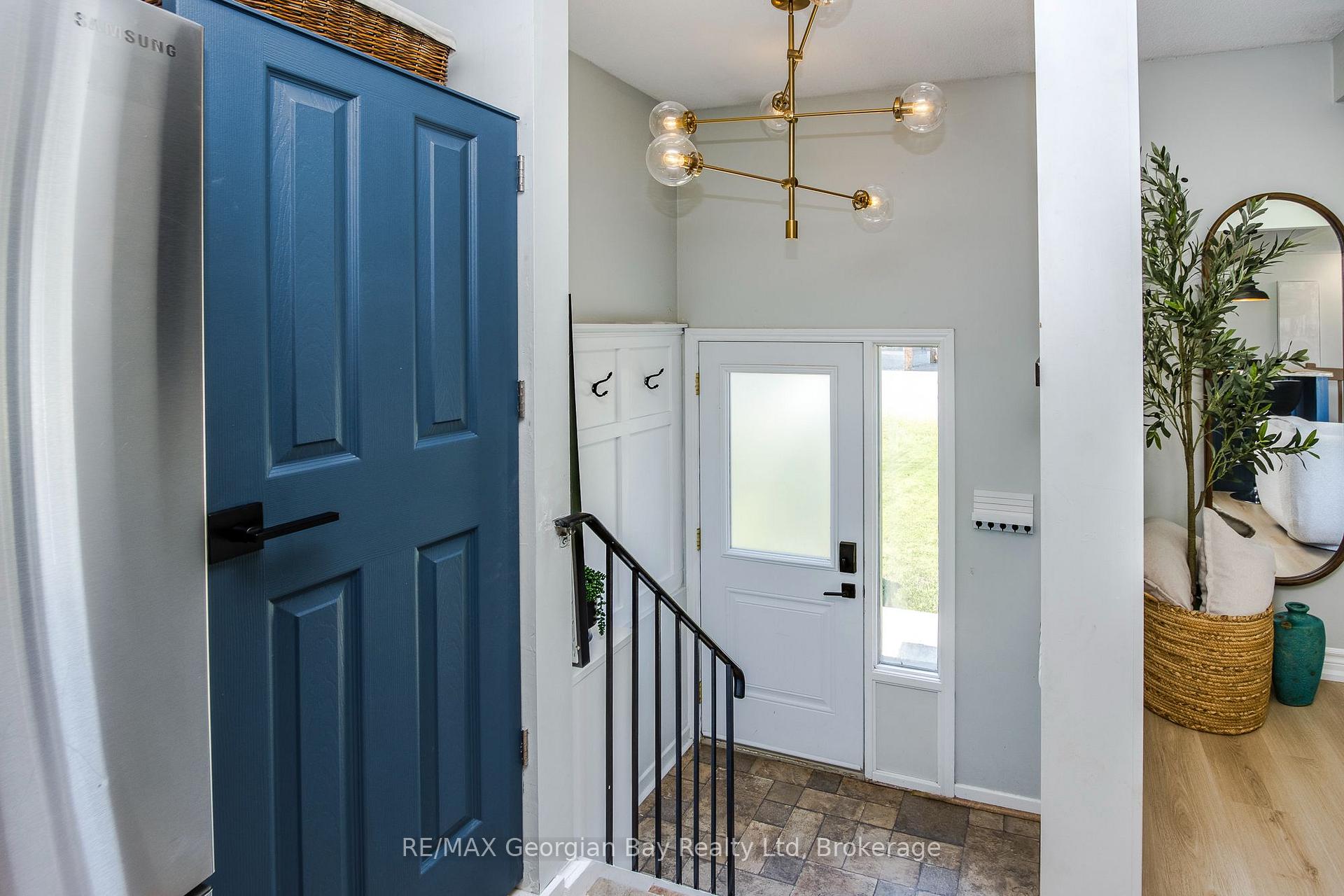 Photo 3 of 475 Athabaska Street, Tay, Port McNicoll — HOMEH